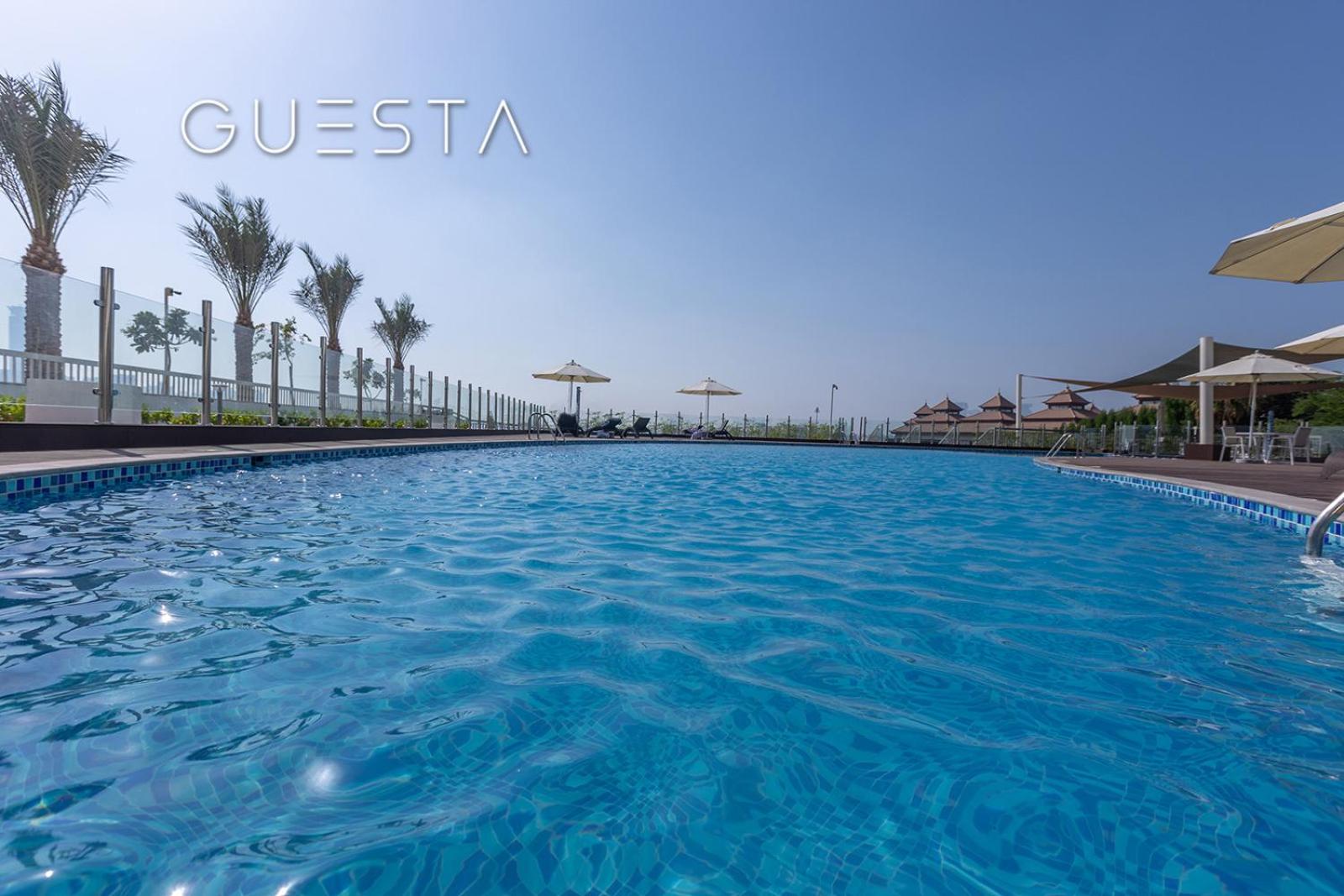Azizi Mina The Palm, Free beach and pool access