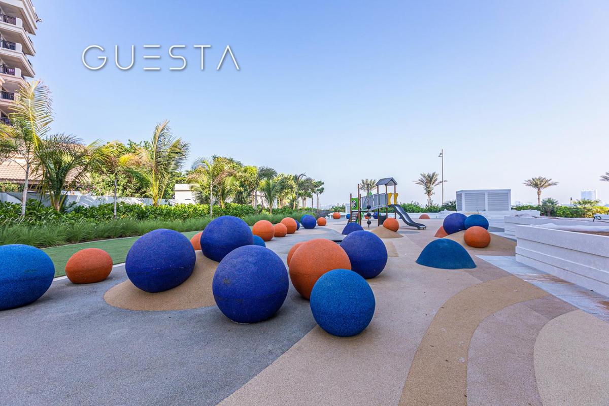 Azizi Mina The Palm, Free beach and pool access