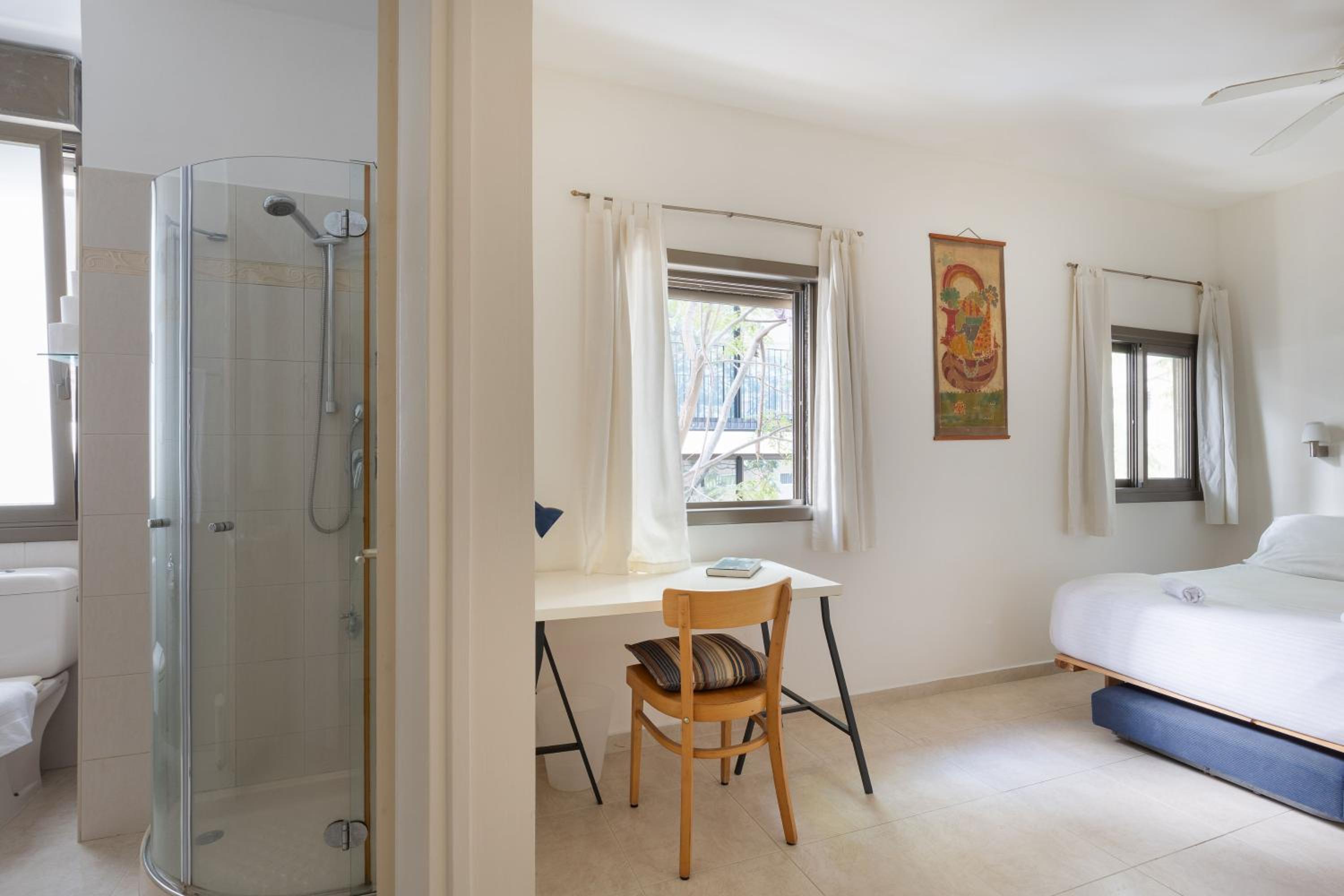 Cozy 3BR Apt w Big Windows 5 Min Walk From Beach view 2
