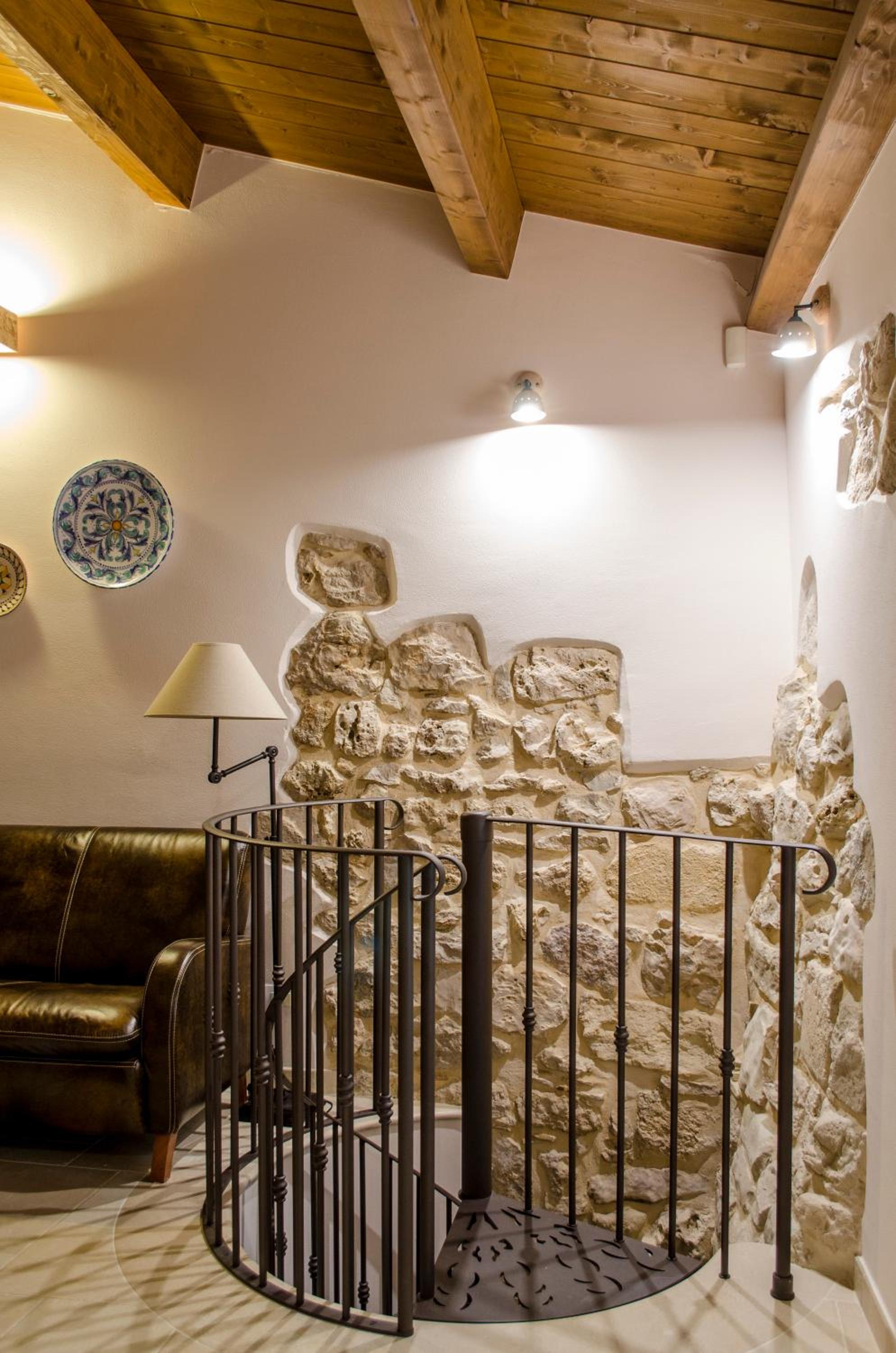 ANTICA CASA TRECENTESCA