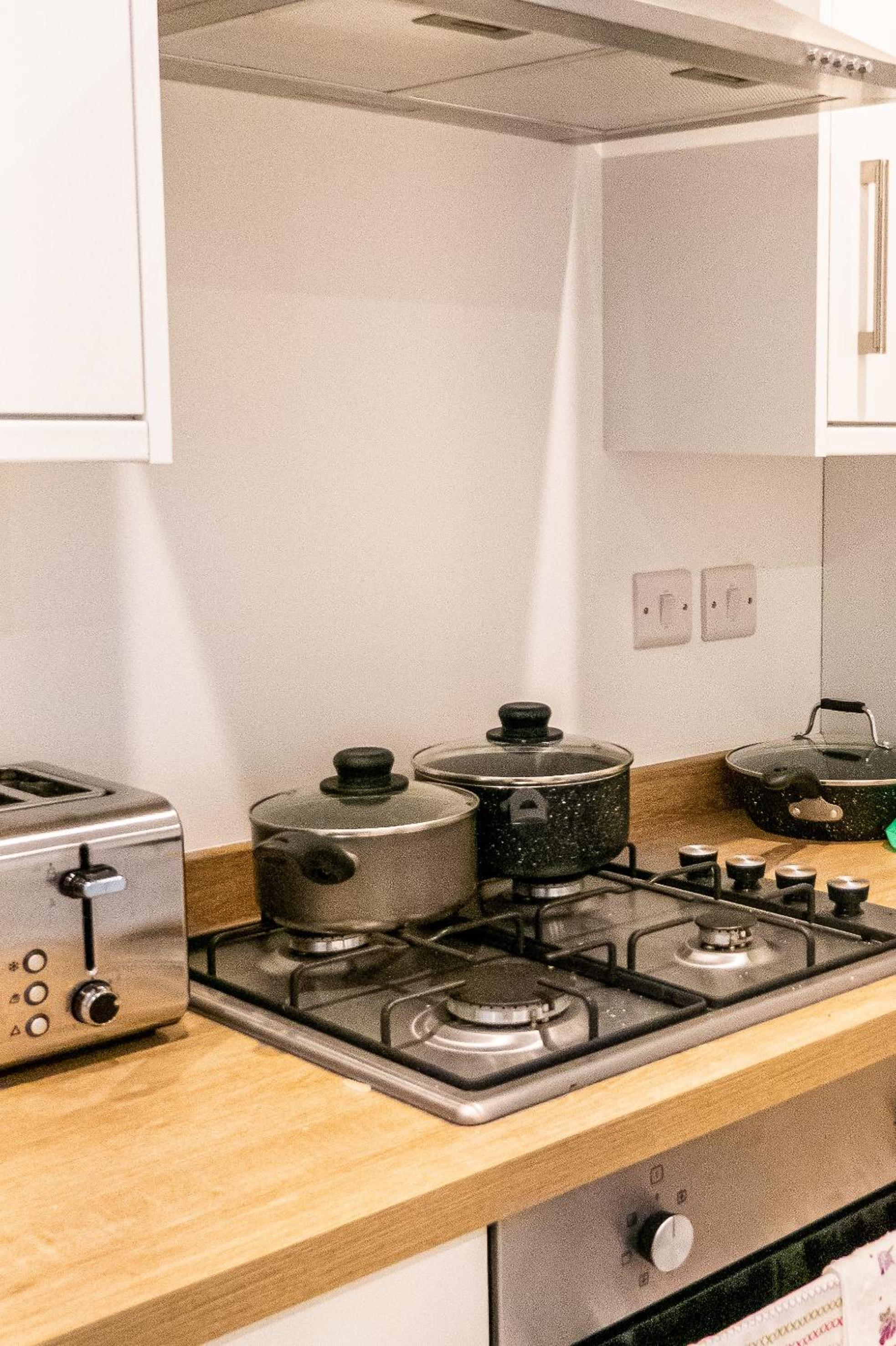 Penuel 3-bedroom Retreat with workspace in Central Sutton-in-Ashfield