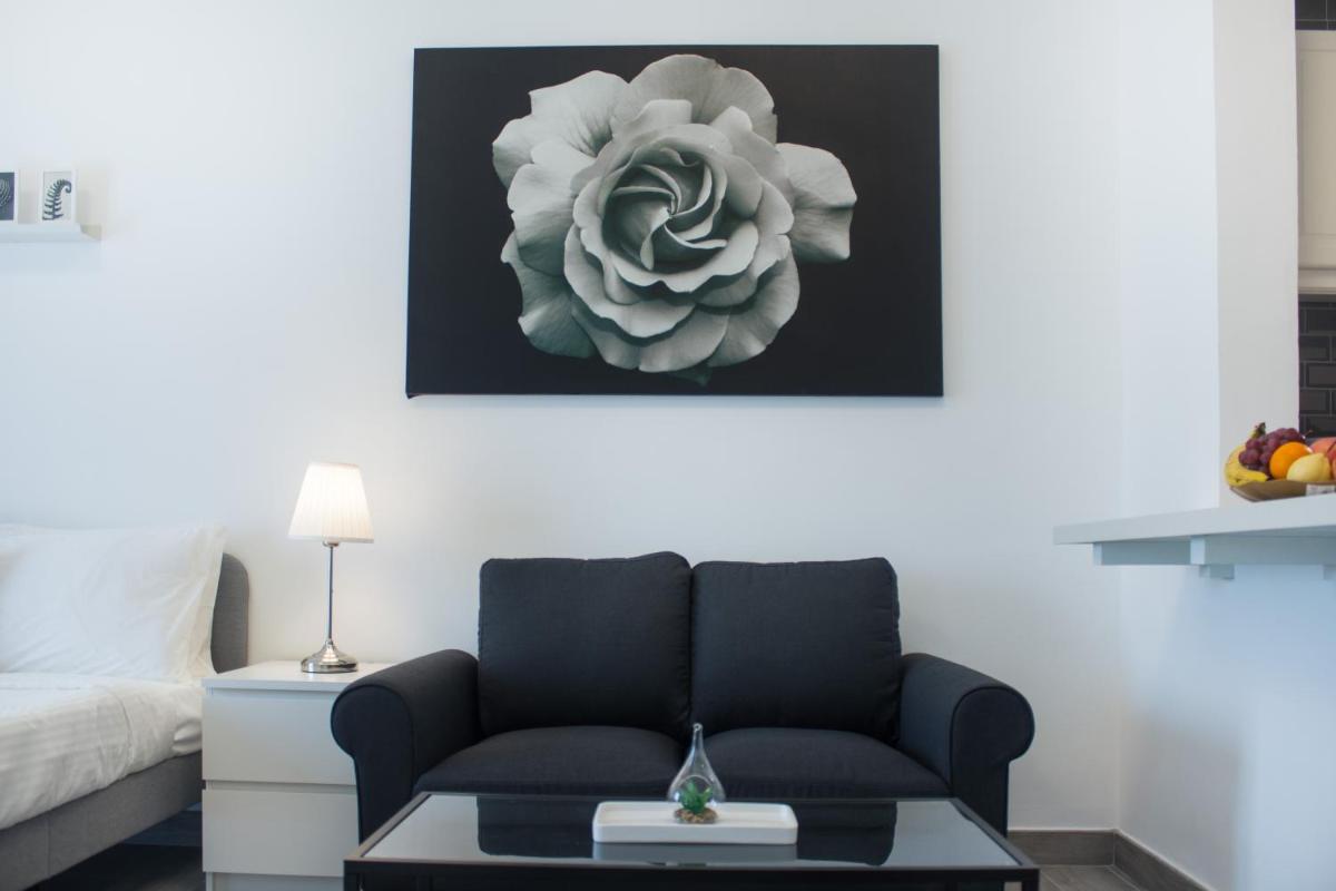 LUXE Studio Near Discovery Gardens Metro Station