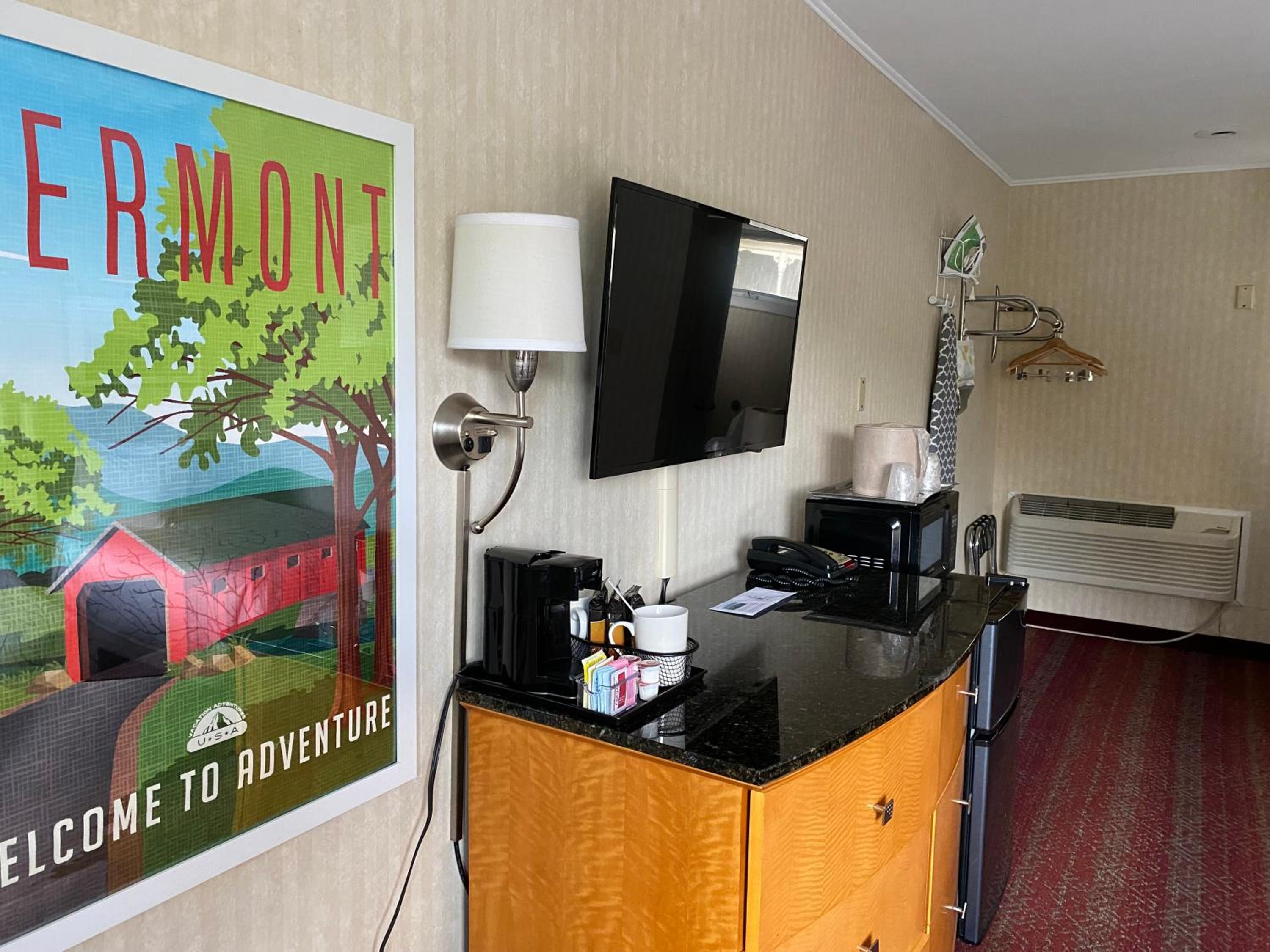 Brattleboro Vacations - The Black Mountain Inn - Property Image 20