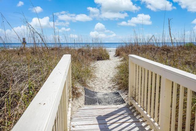 Stunning 8 BR, New Updates, Walk to Beach Bars, Main Street view 2