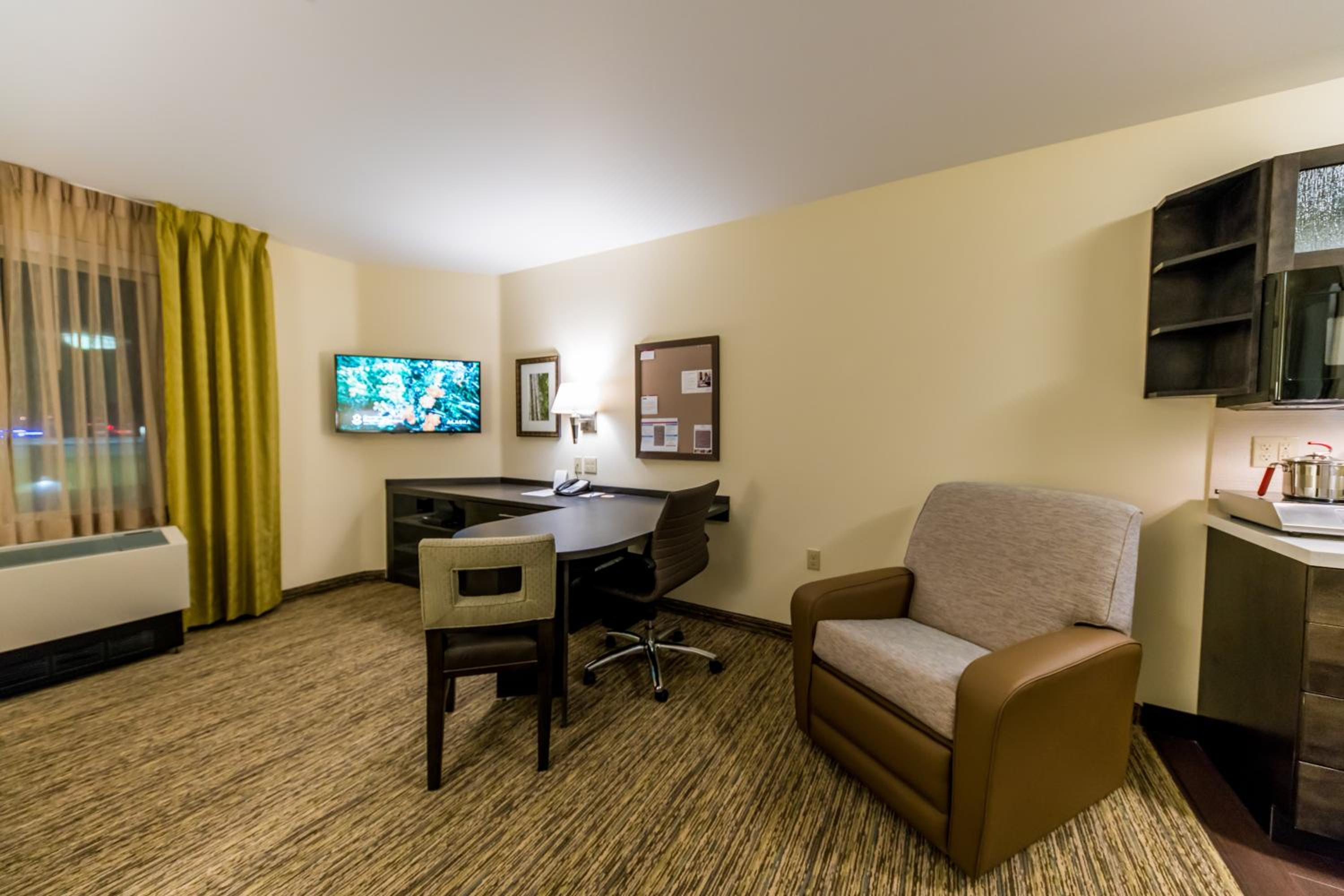 Fairbanks Vacations - Candlewood Suites - Fairbanks, an IHG Hotel - Property Image 21