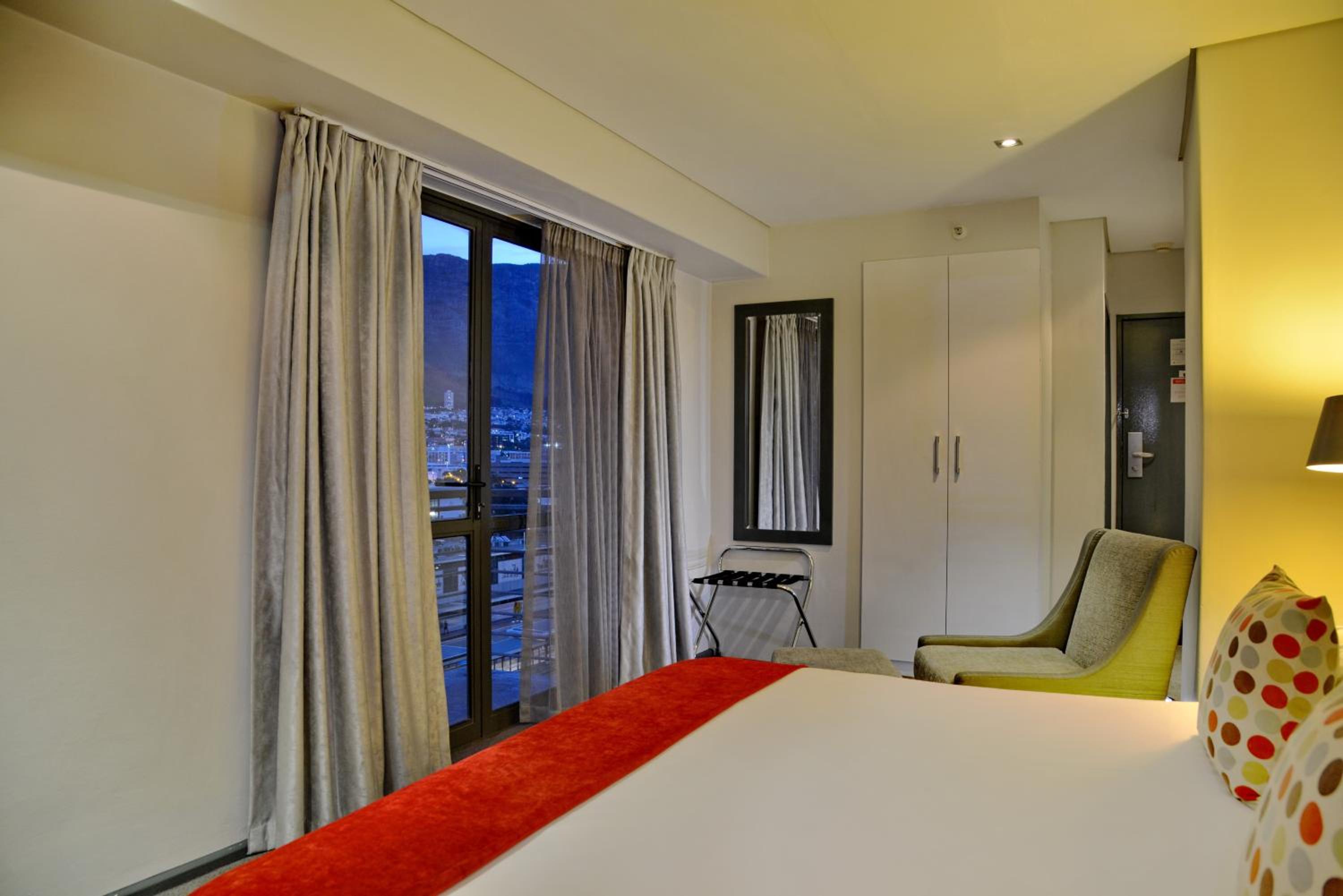 Fountains Hotel by Neighbourgood