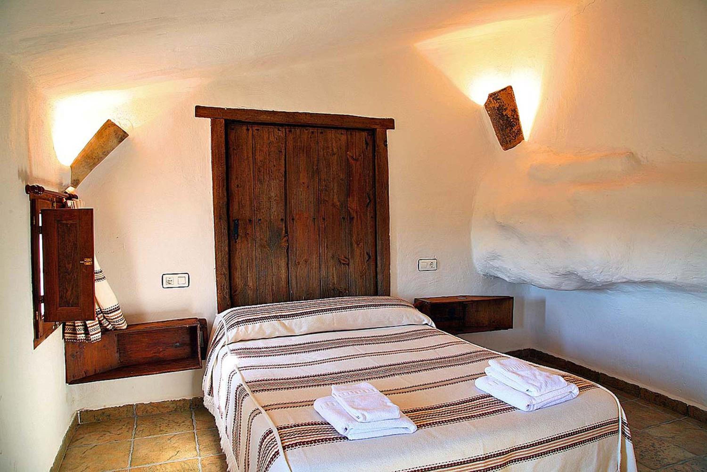 Cuevas La Atalaya