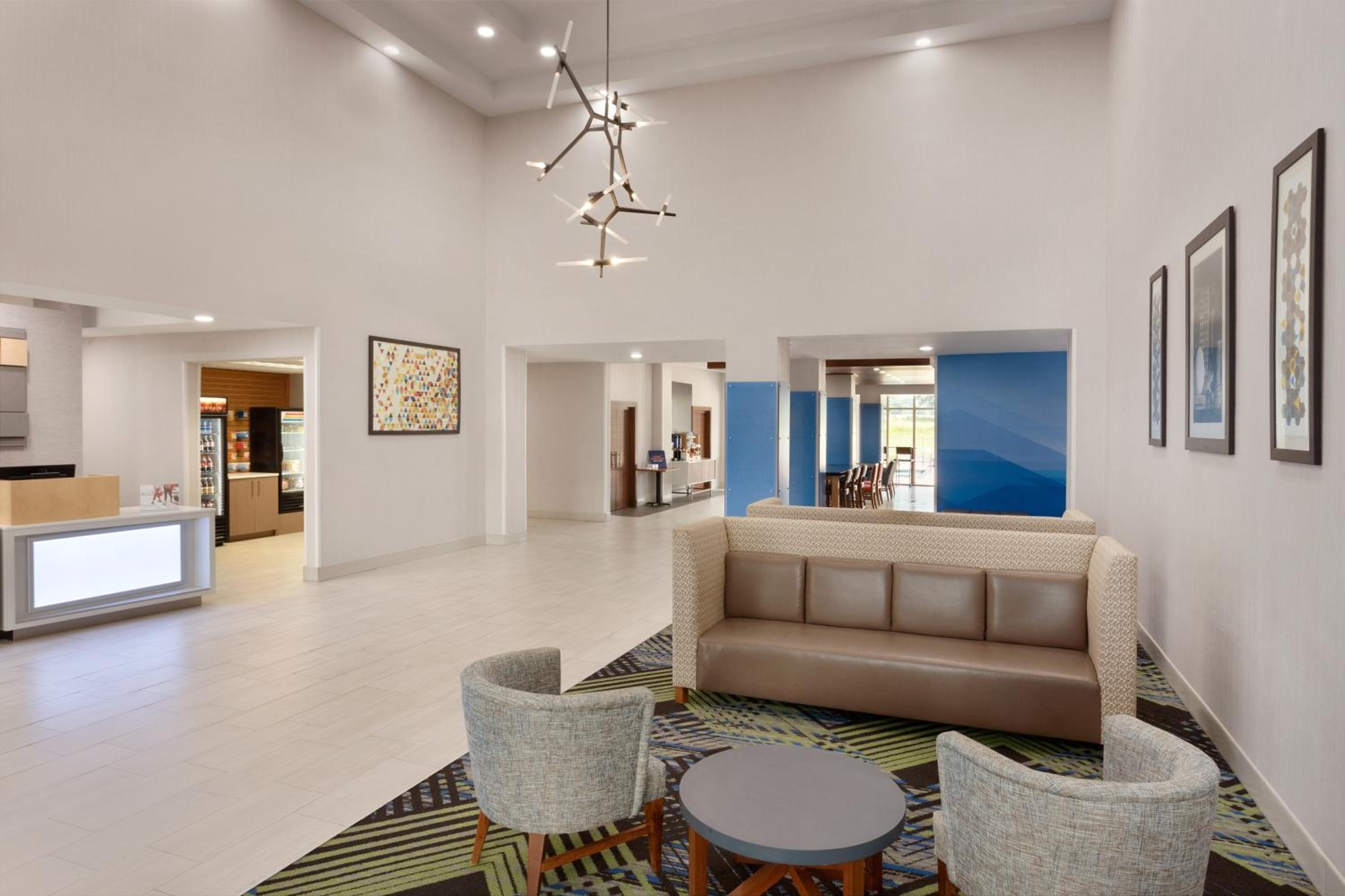 Searcy Vacations - Holiday Inn Express  Suites Searcy, an IHG Hotel - Property Image 8