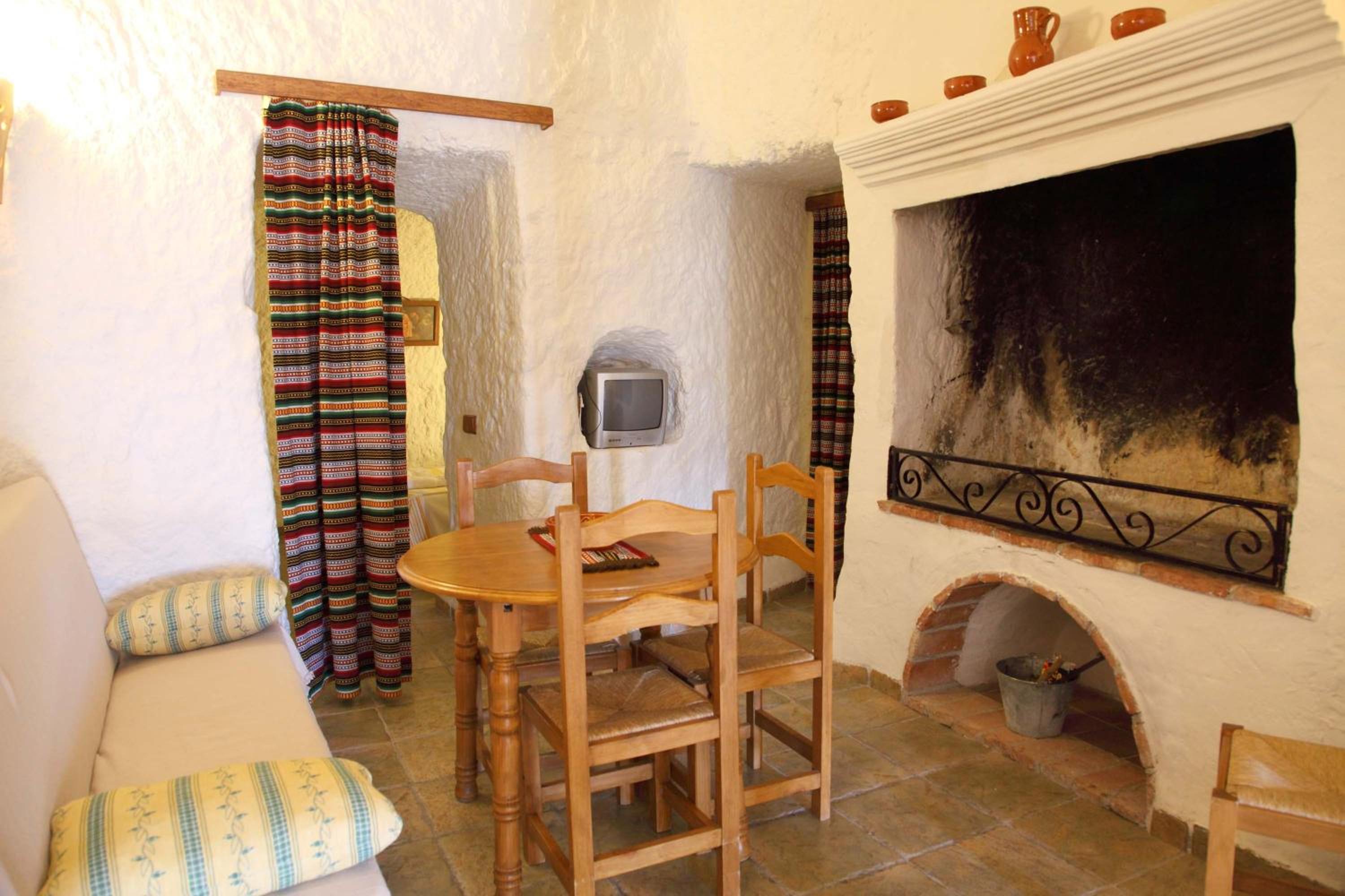 Cuevas La Atalaya