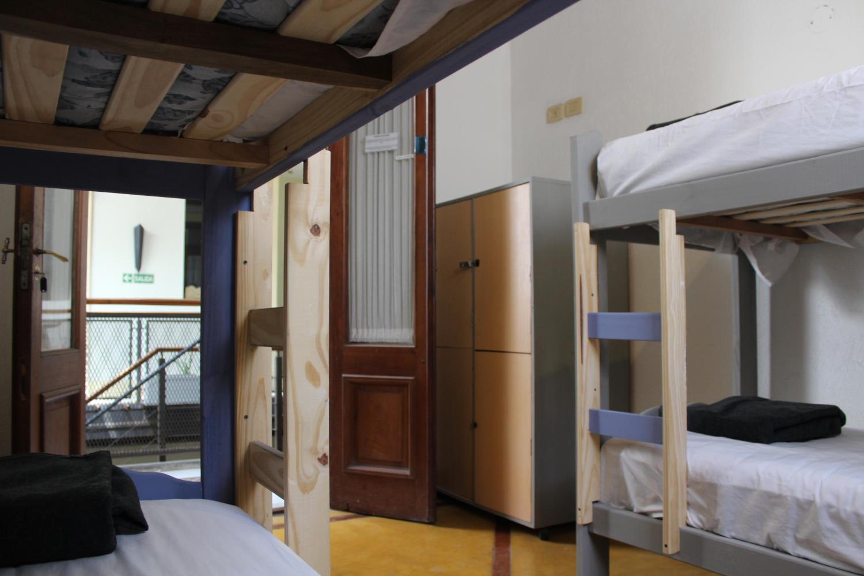 Parla Hostel