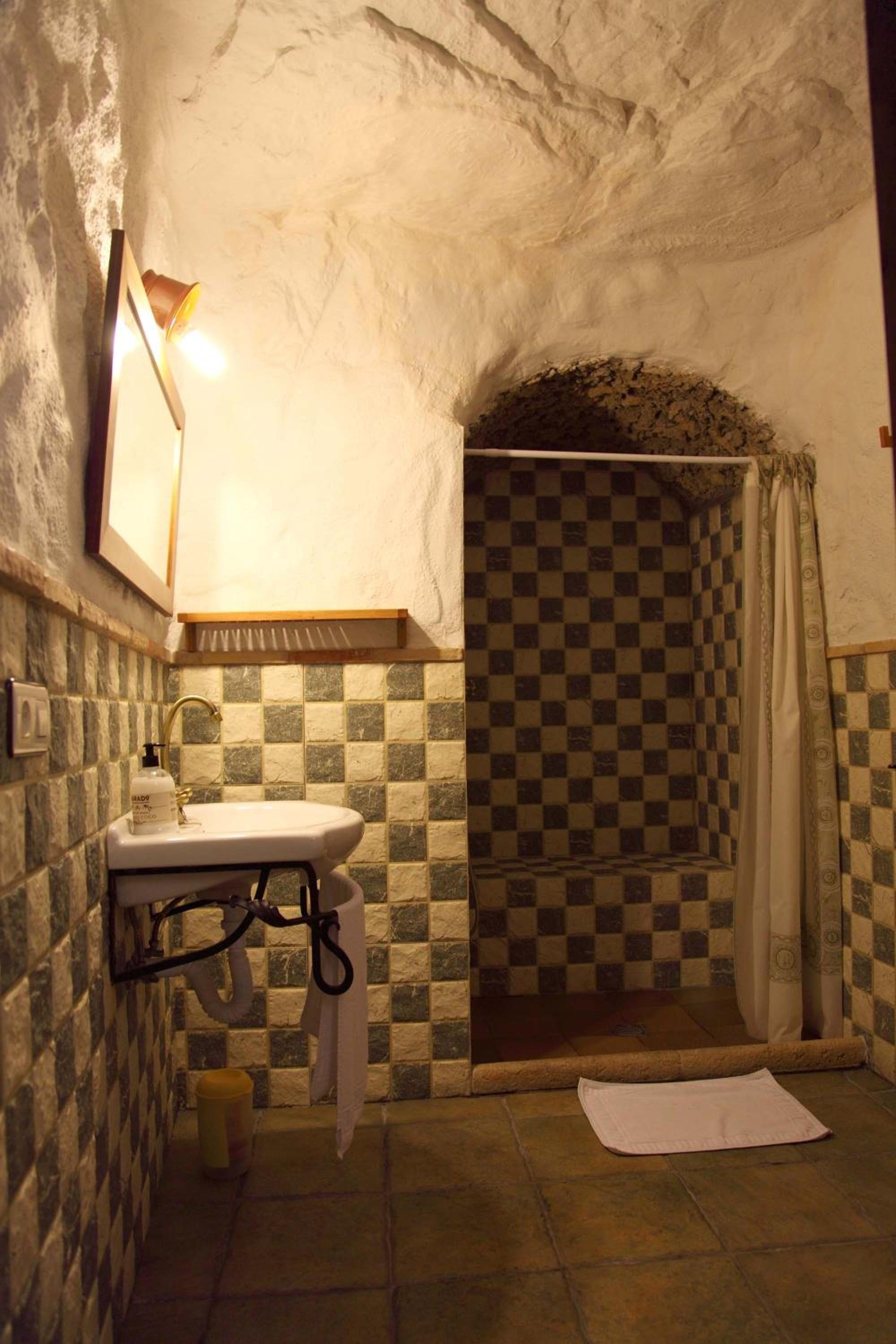 Cuevas La Atalaya