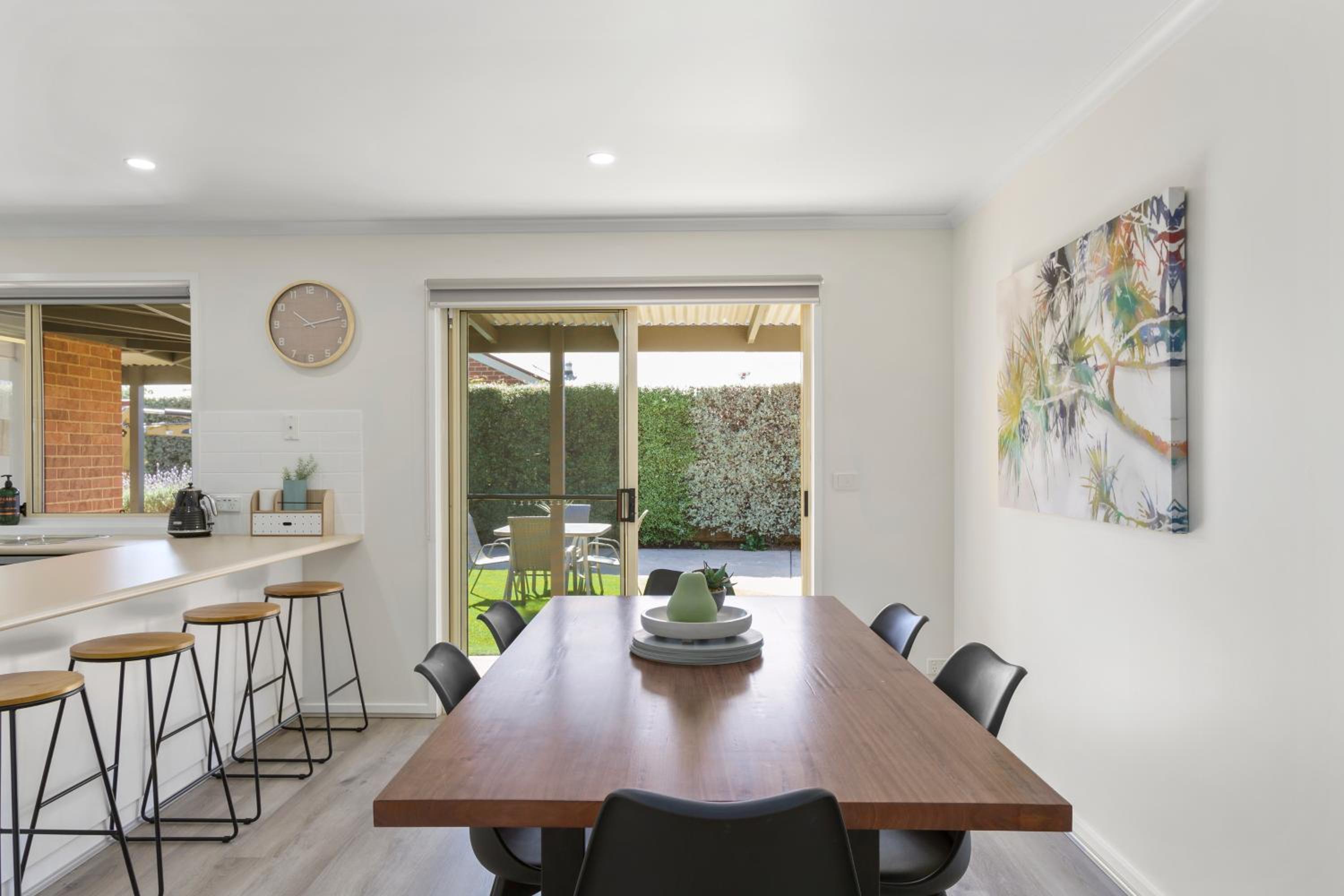 2 Bedroom Unit - Close To The Beach - Free Parking - Free WIFI