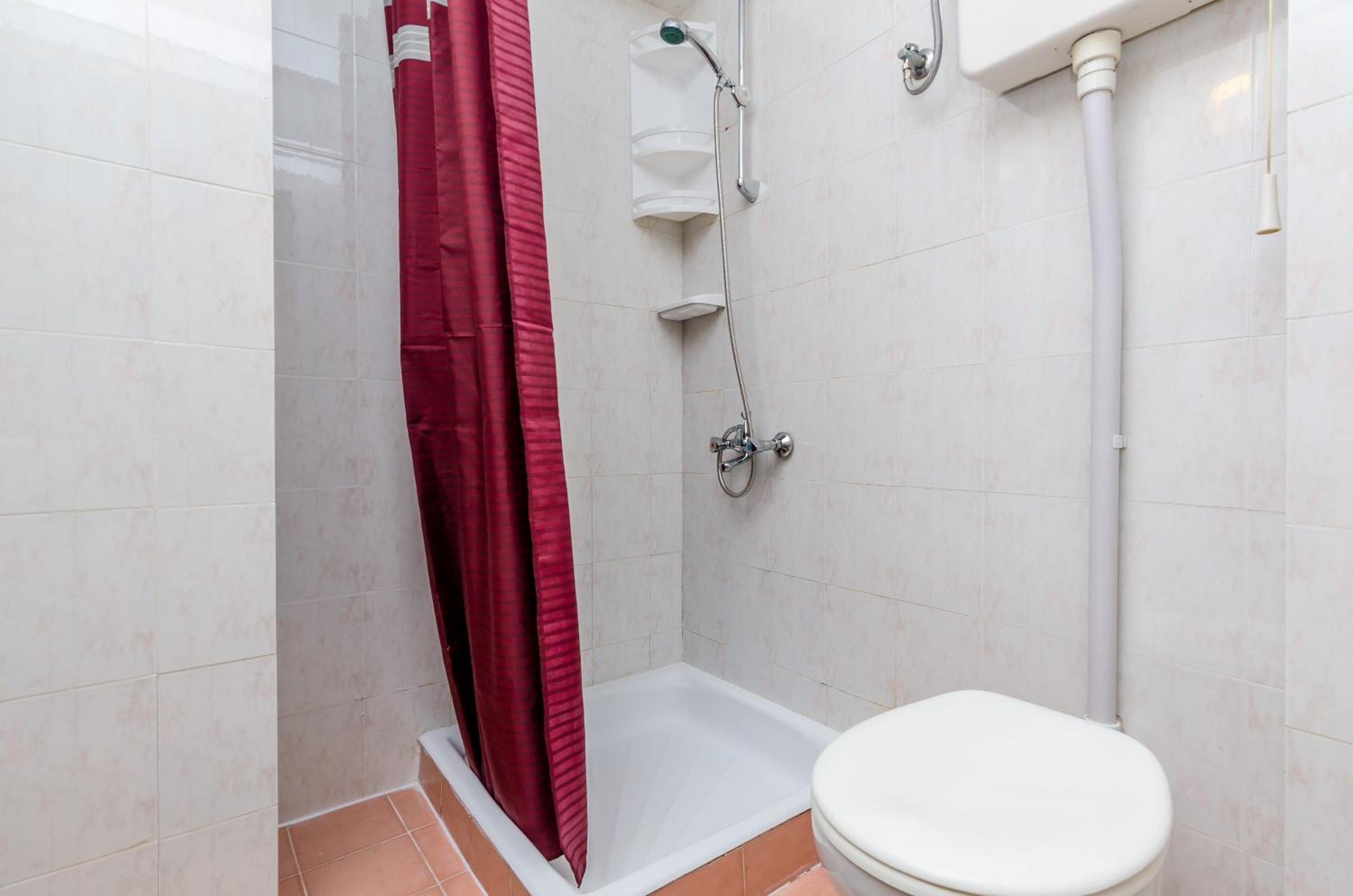Apartments & Rooms Mihajica