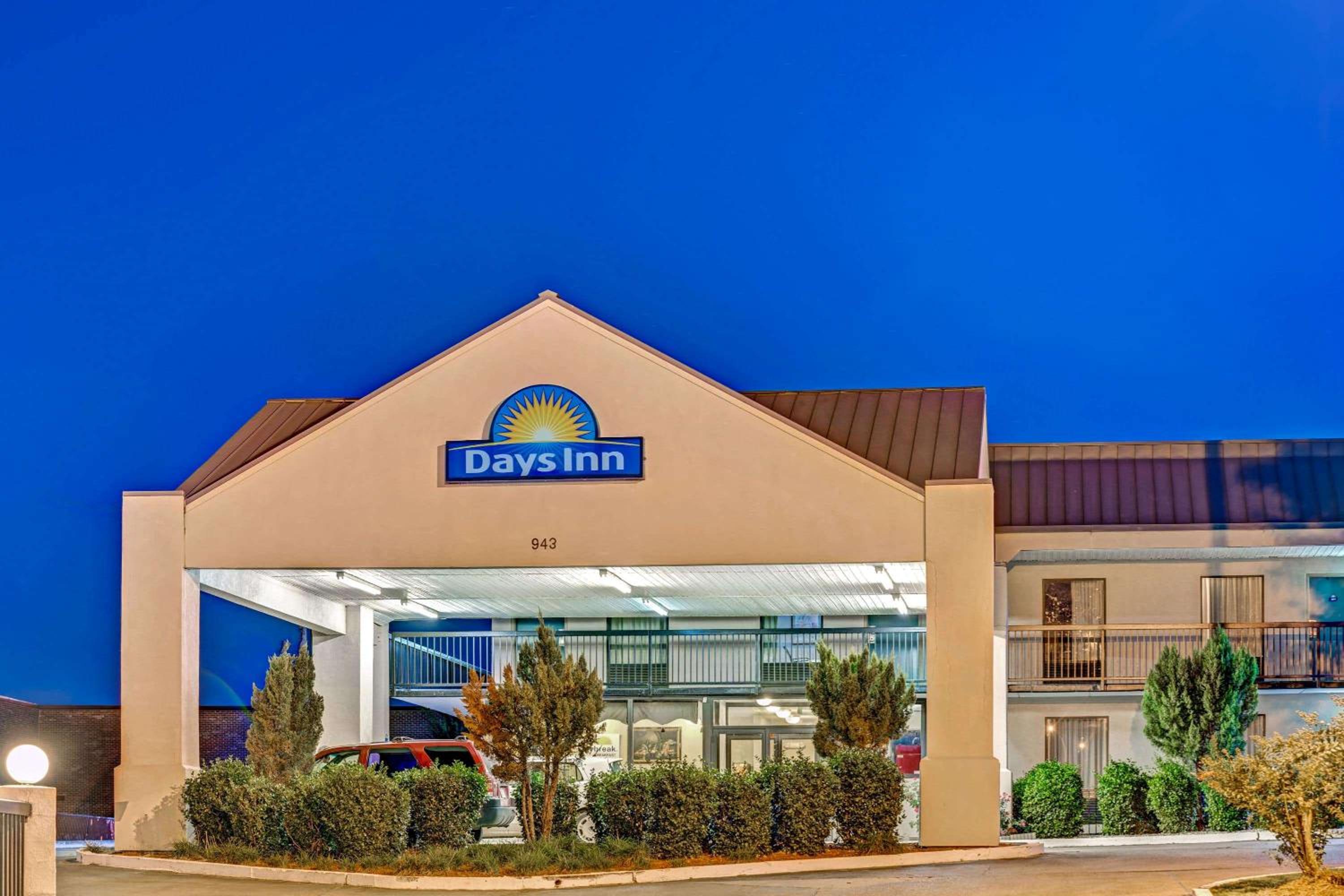 Days Inn by Wyndham Hernando view 2