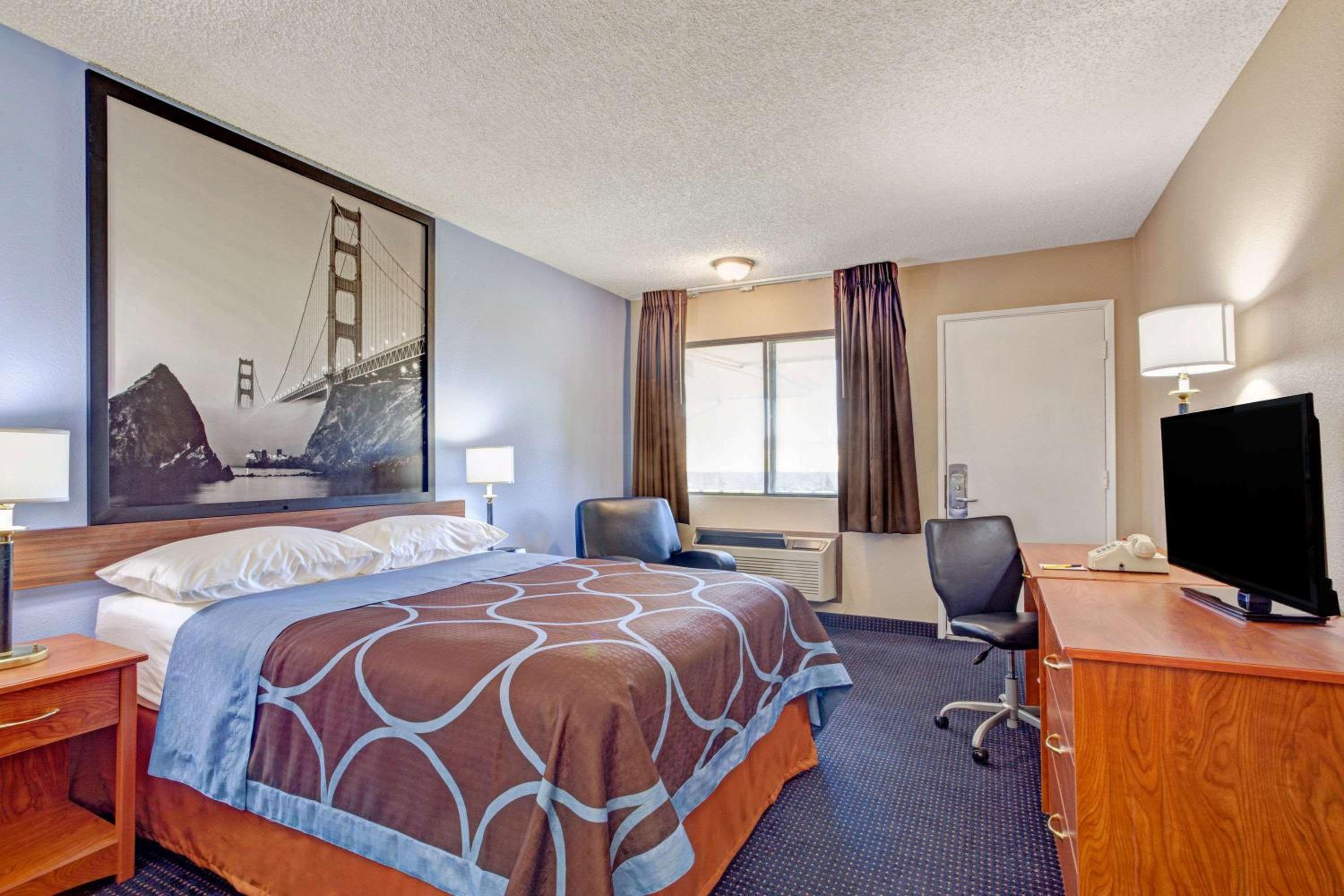Albany Vacations - Super 8 by Wyndham Albany - Property Image 23