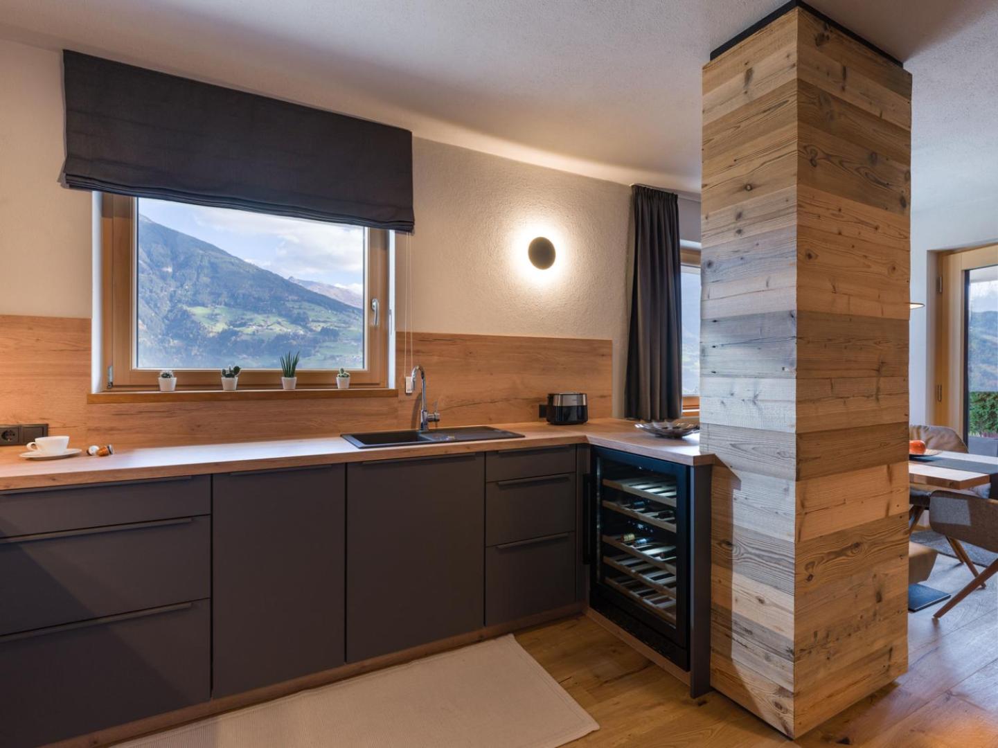 Van's Place, Luxury Apartment