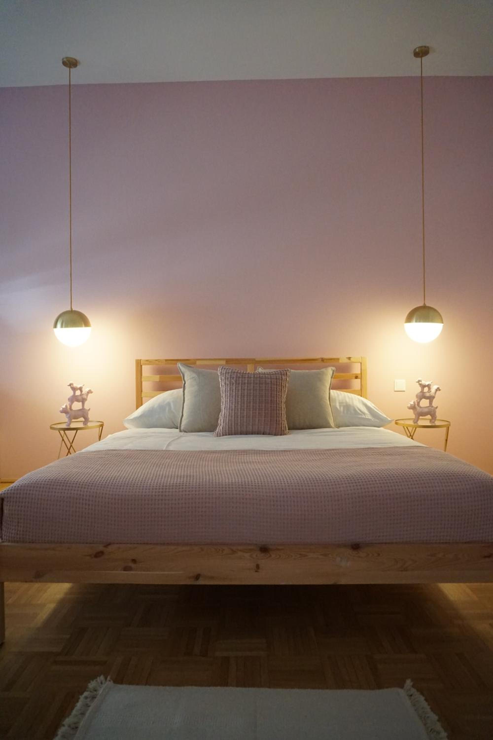 Vibrant Design Apartments - Full Kitchen - Wi-Fi - 18 Mins to City Centre