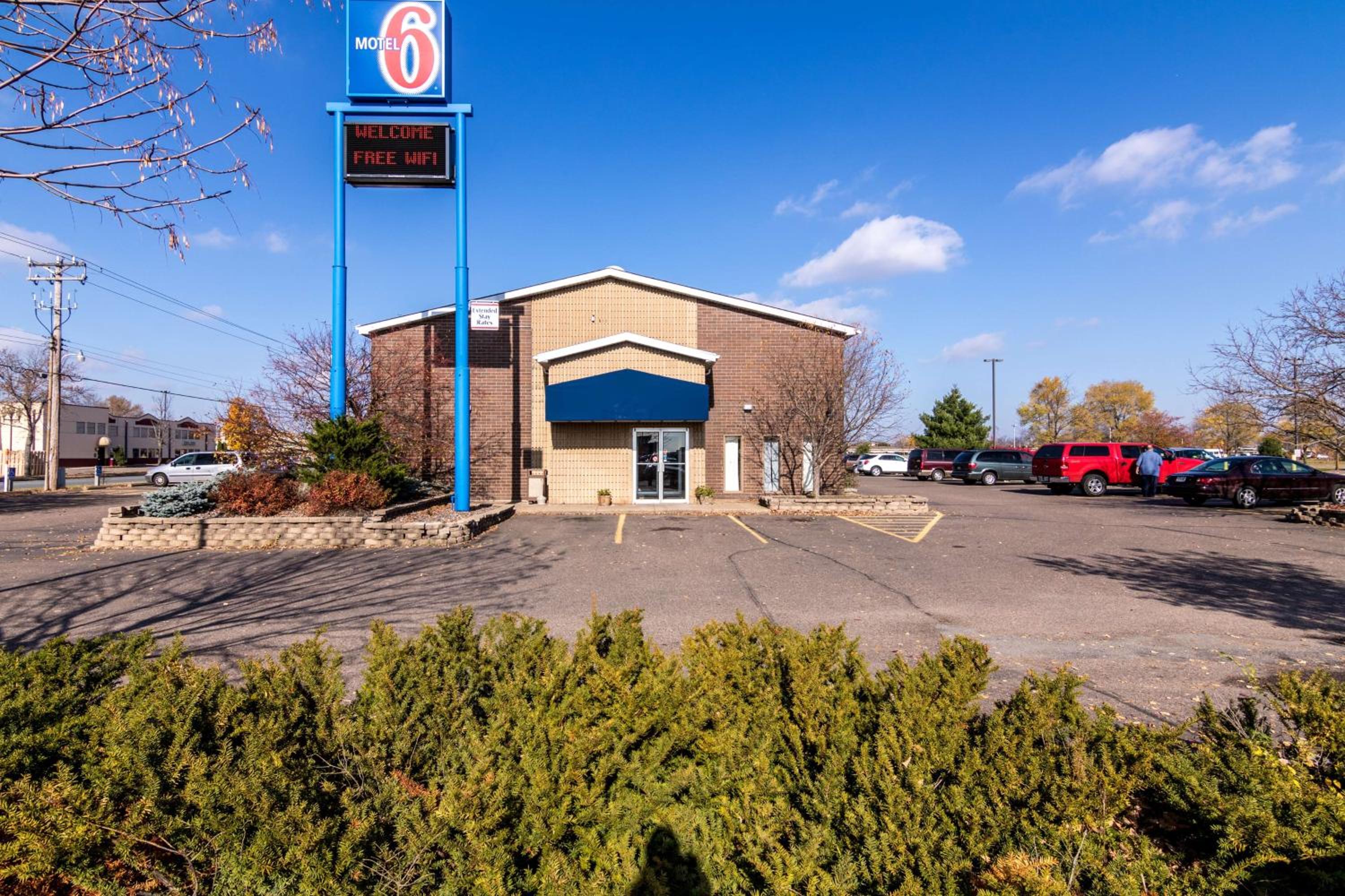 Motel 6-Eau Claire, WI view 3