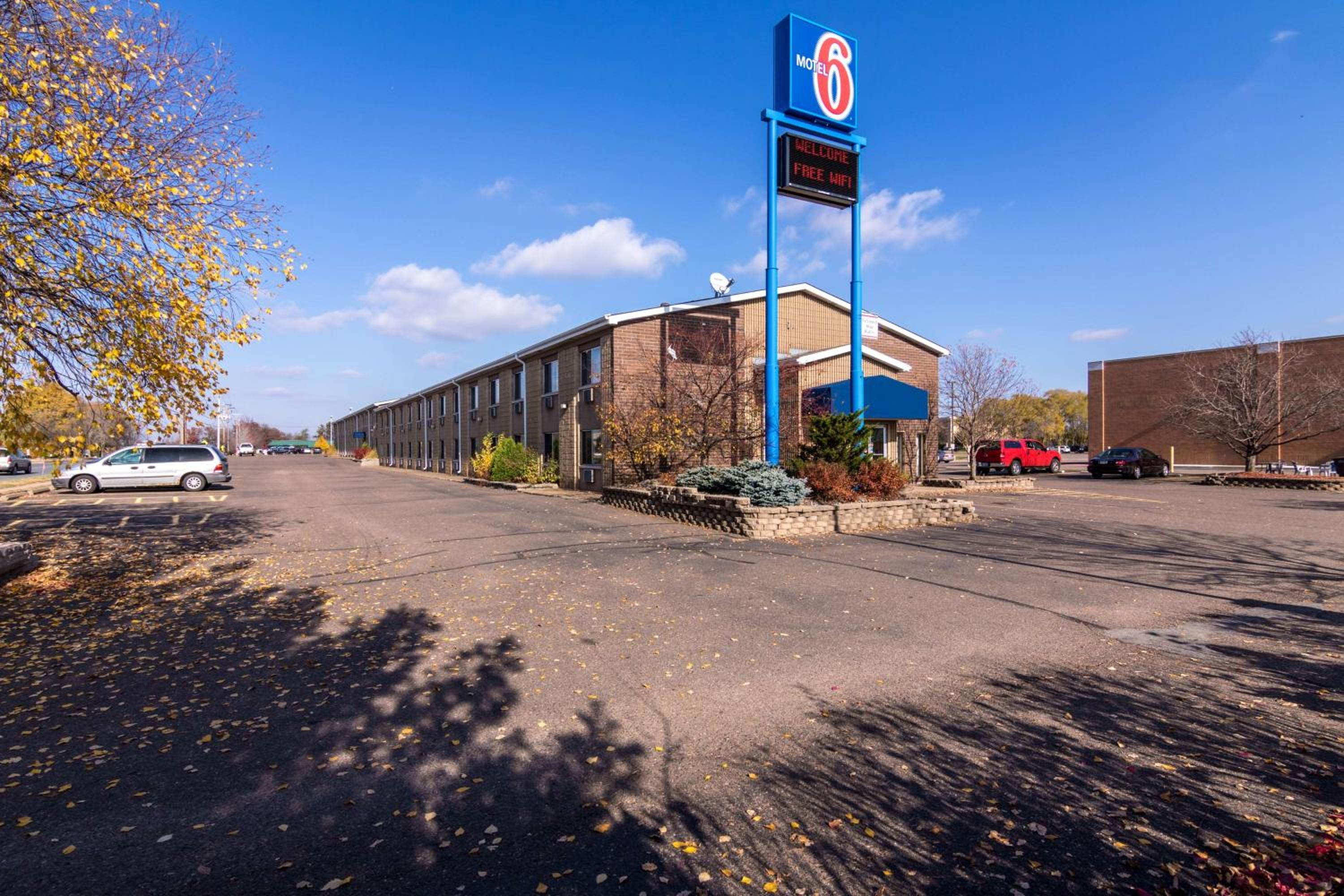 Motel 6-Eau Claire, WI view 2