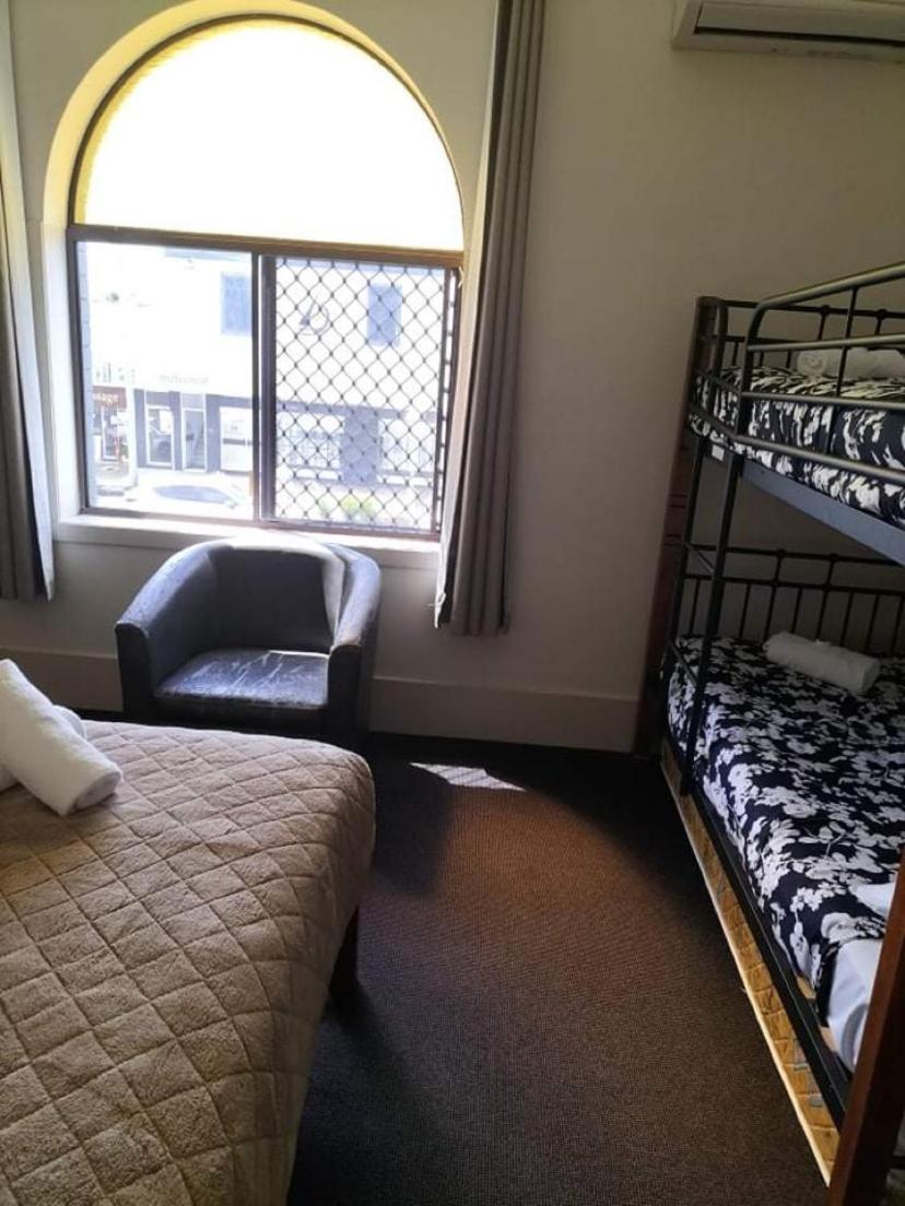 Australian Hotel