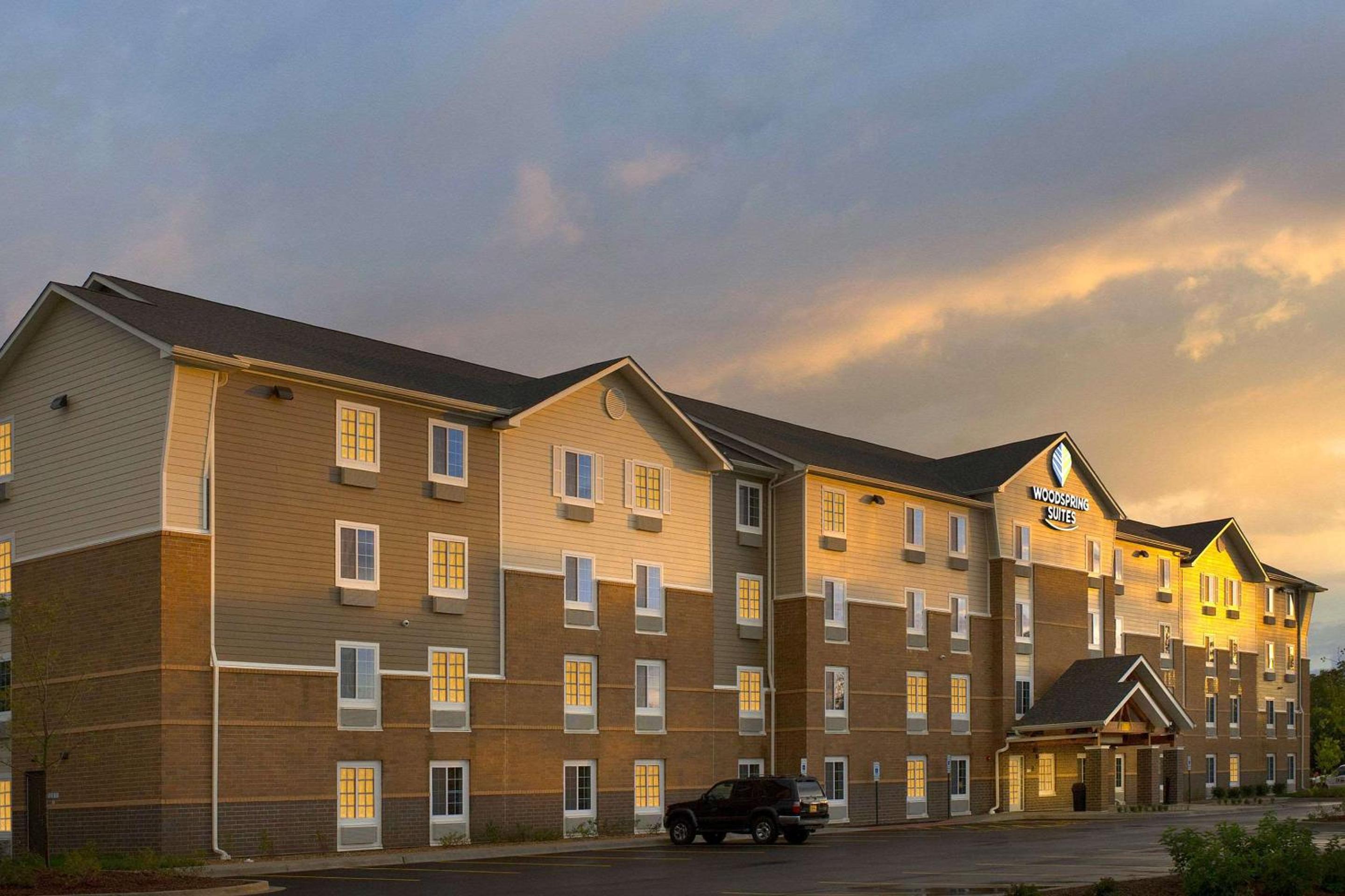 WoodSpring Suites Chicago Darien