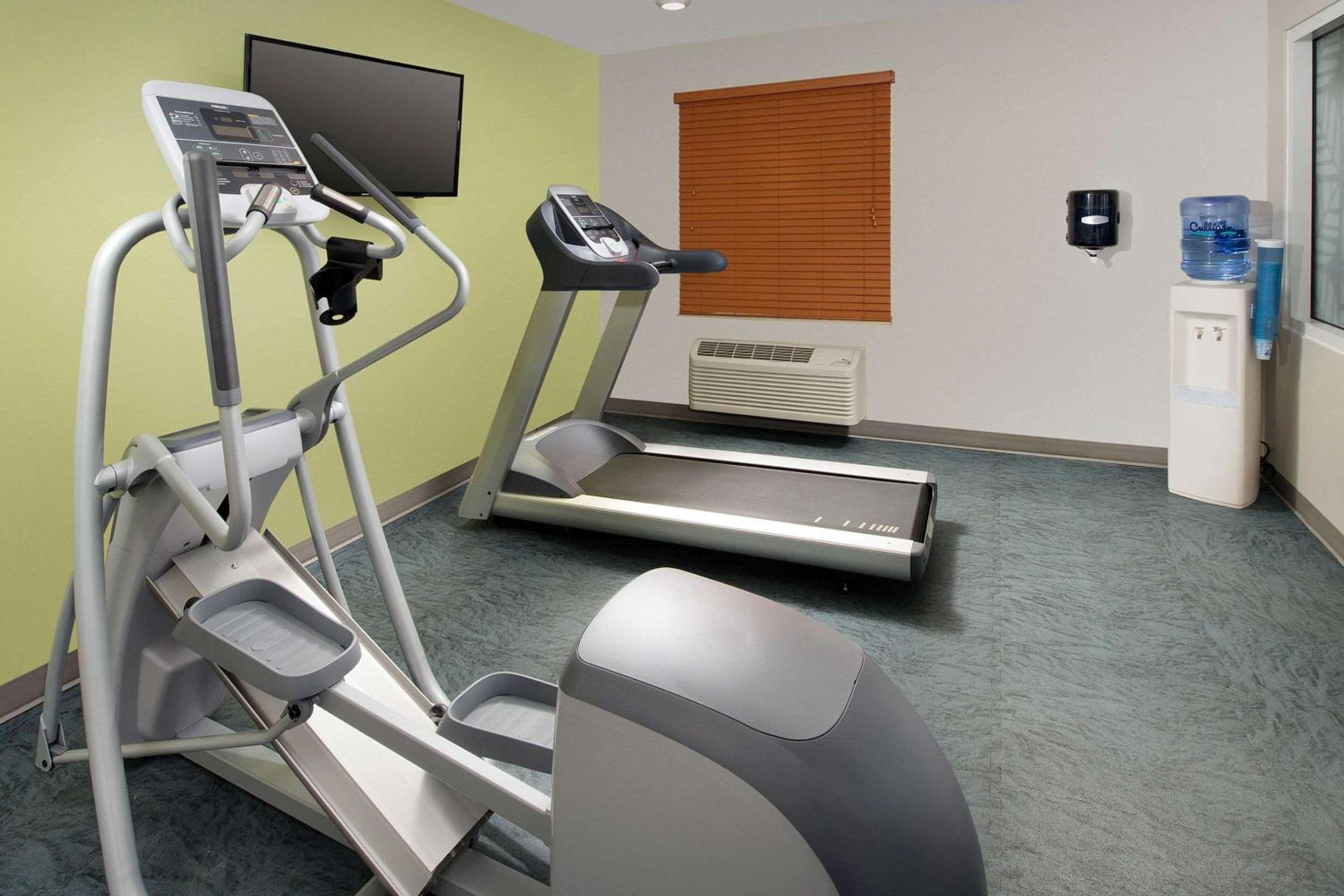 WoodSpring Suites Chicago Darien