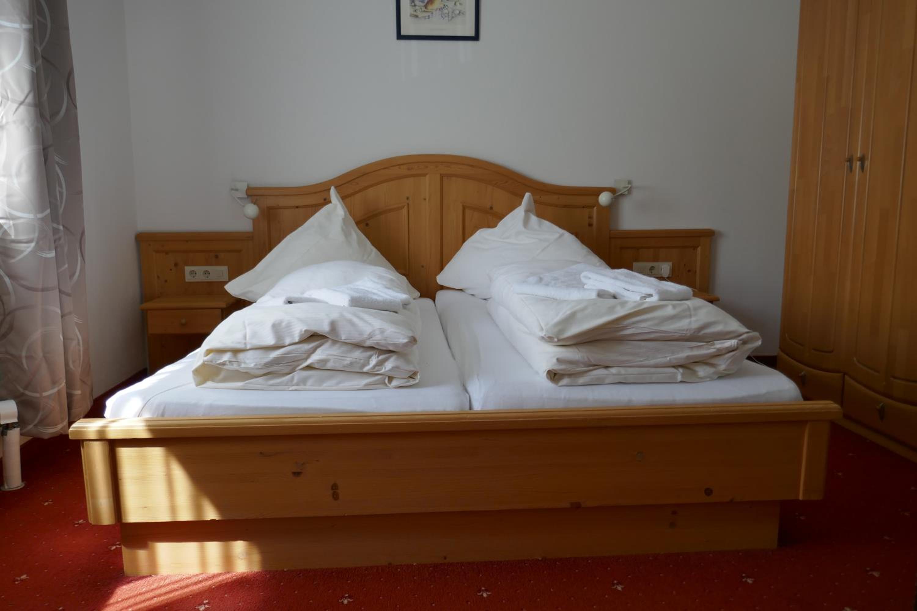 Pension & Ferienwohnungen Haus Edelweiß