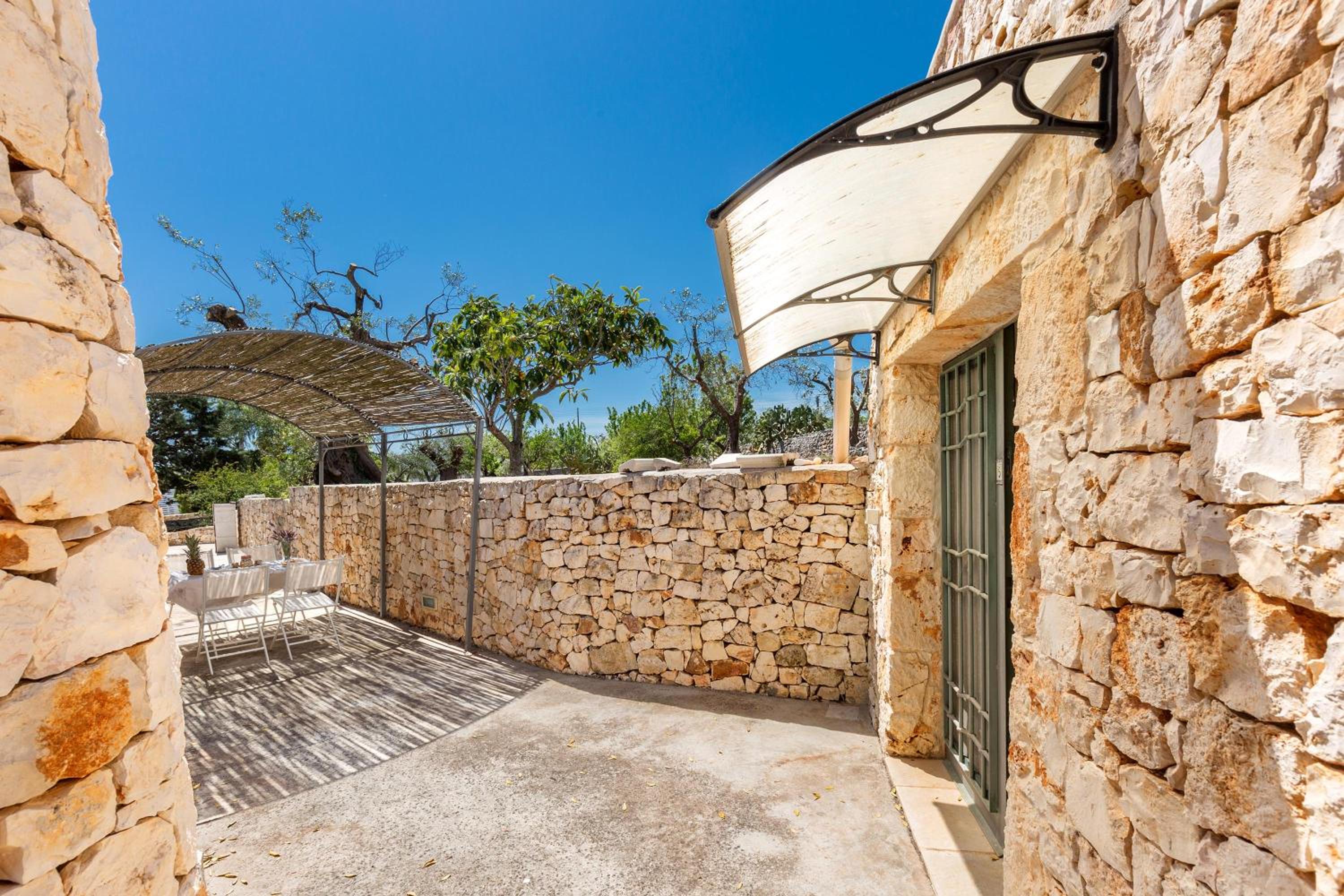 Il Trullo di Erna by BarbarHouse