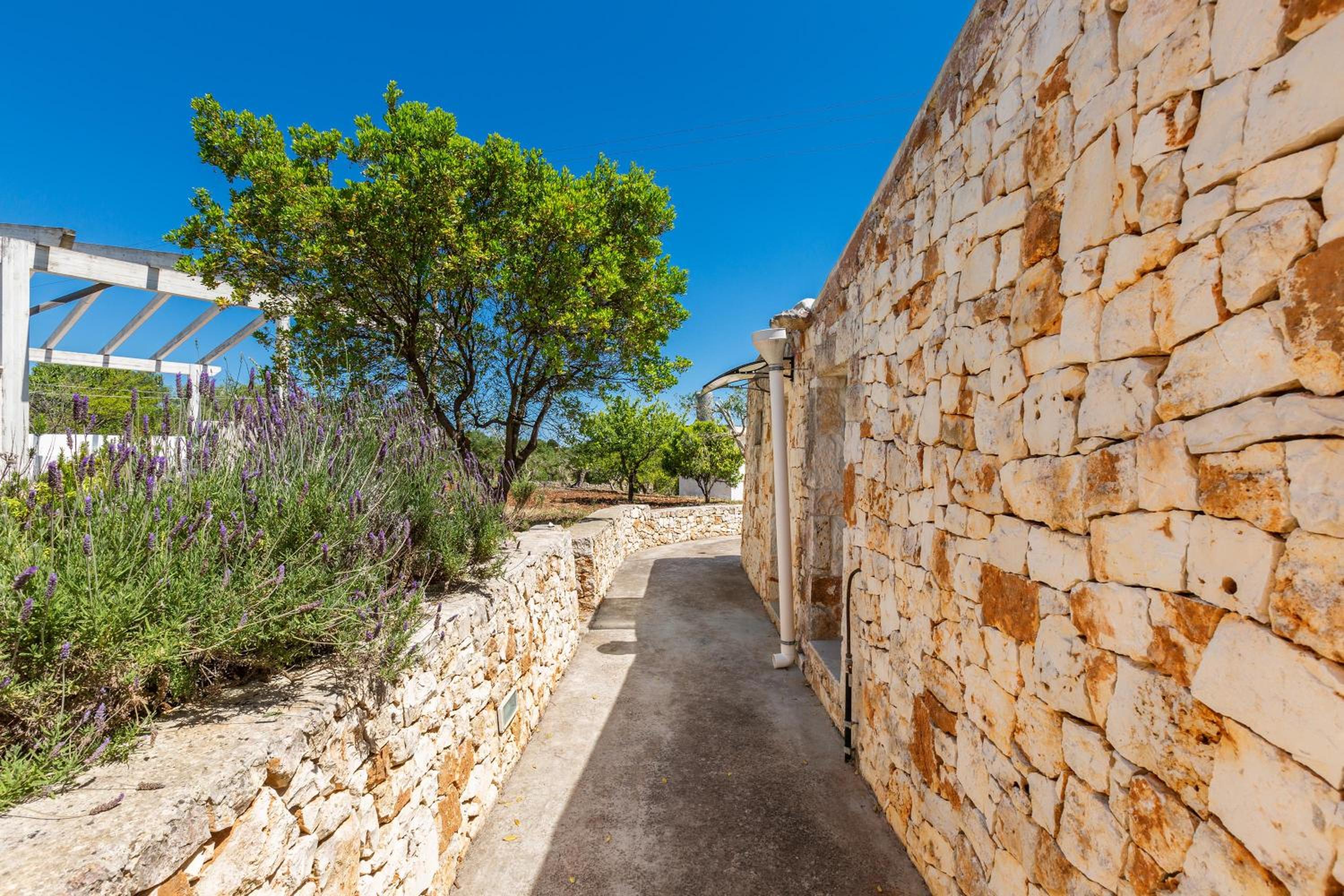 Il Trullo di Erna by BarbarHouse