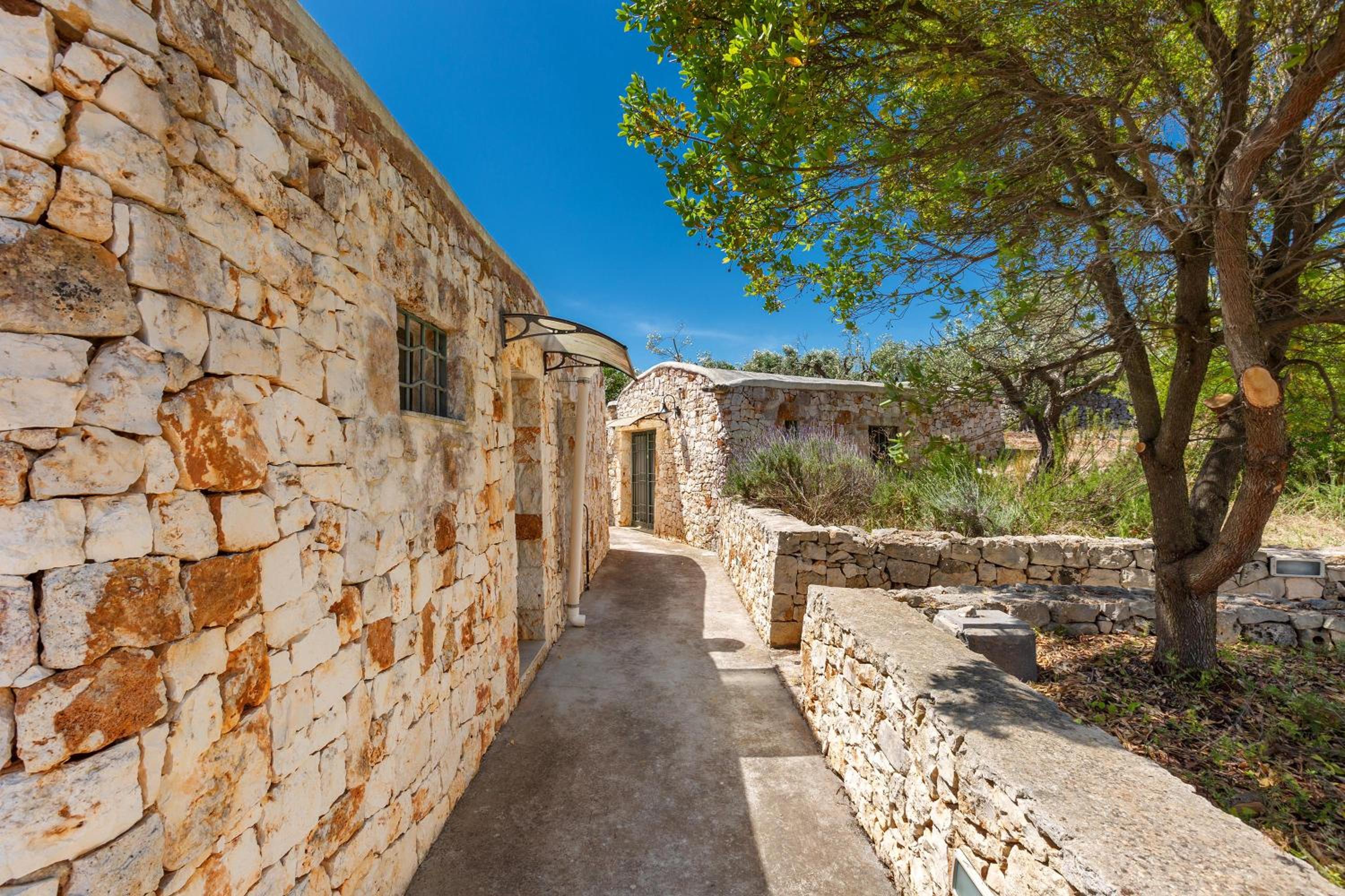 Il Trullo di Erna by BarbarHouse