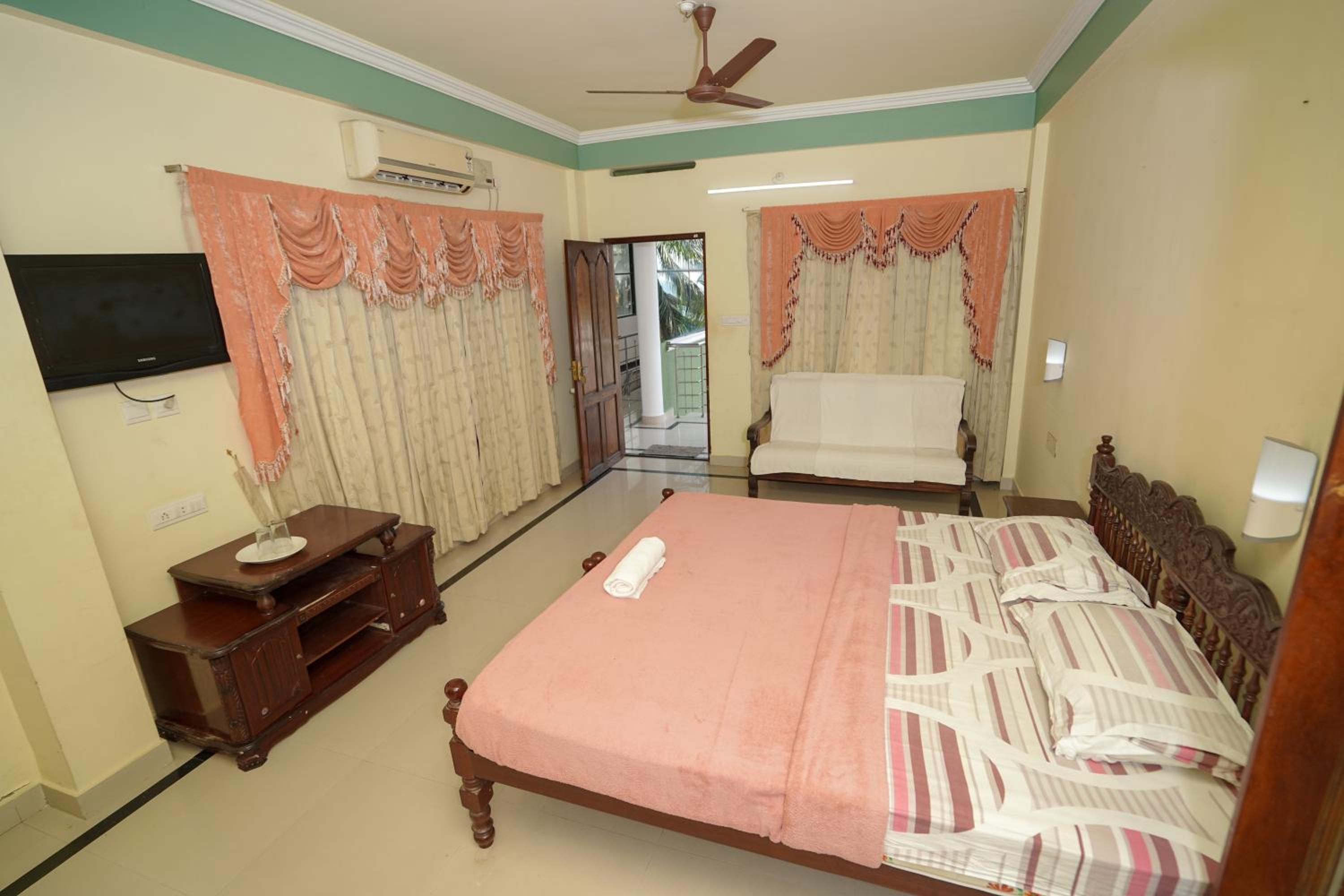 Kovalam Vacations - Sree Mookambika Beach Resort - Property Image 5