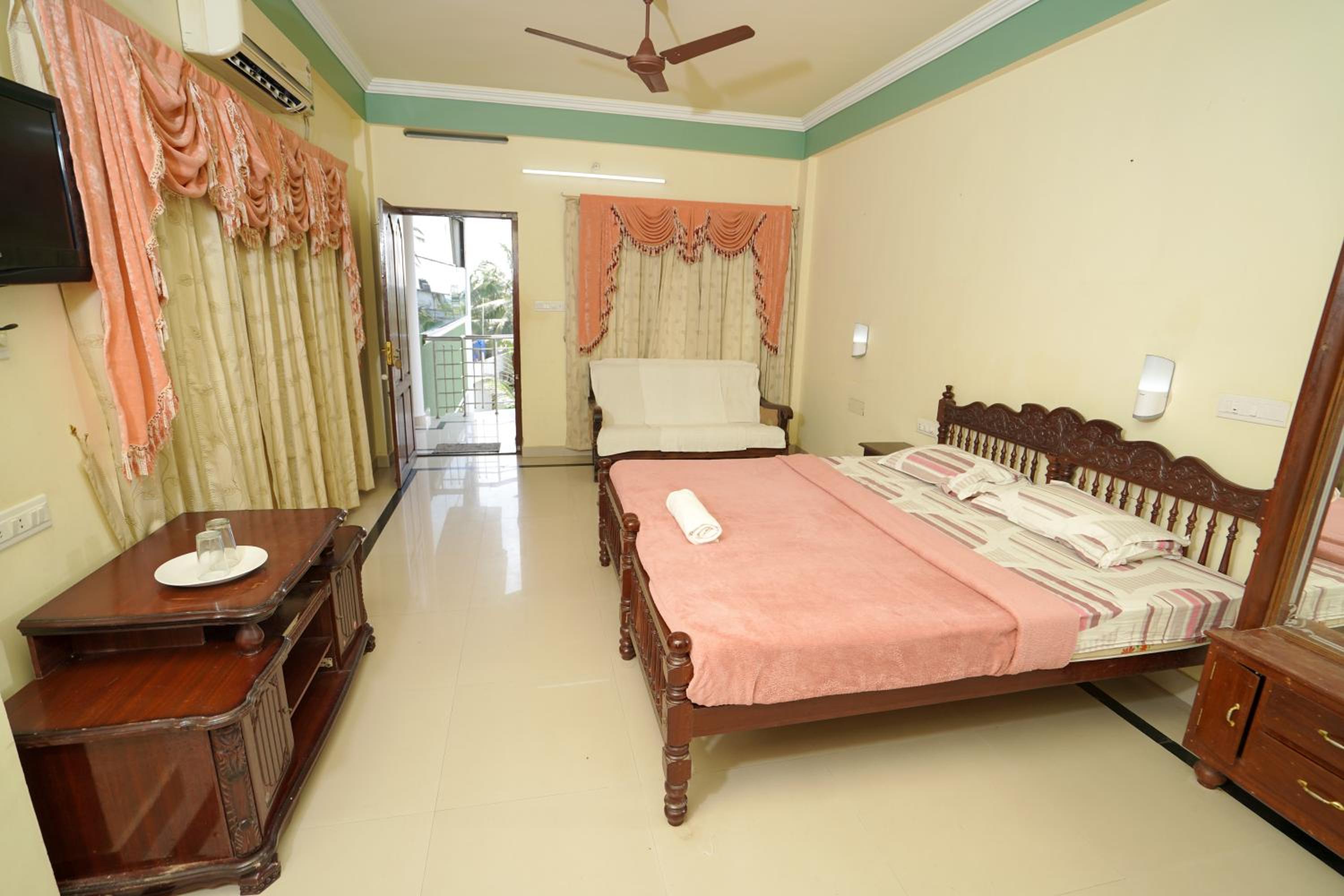Kovalam Vacations - Sree Mookambika Beach Resort - Property Image 4