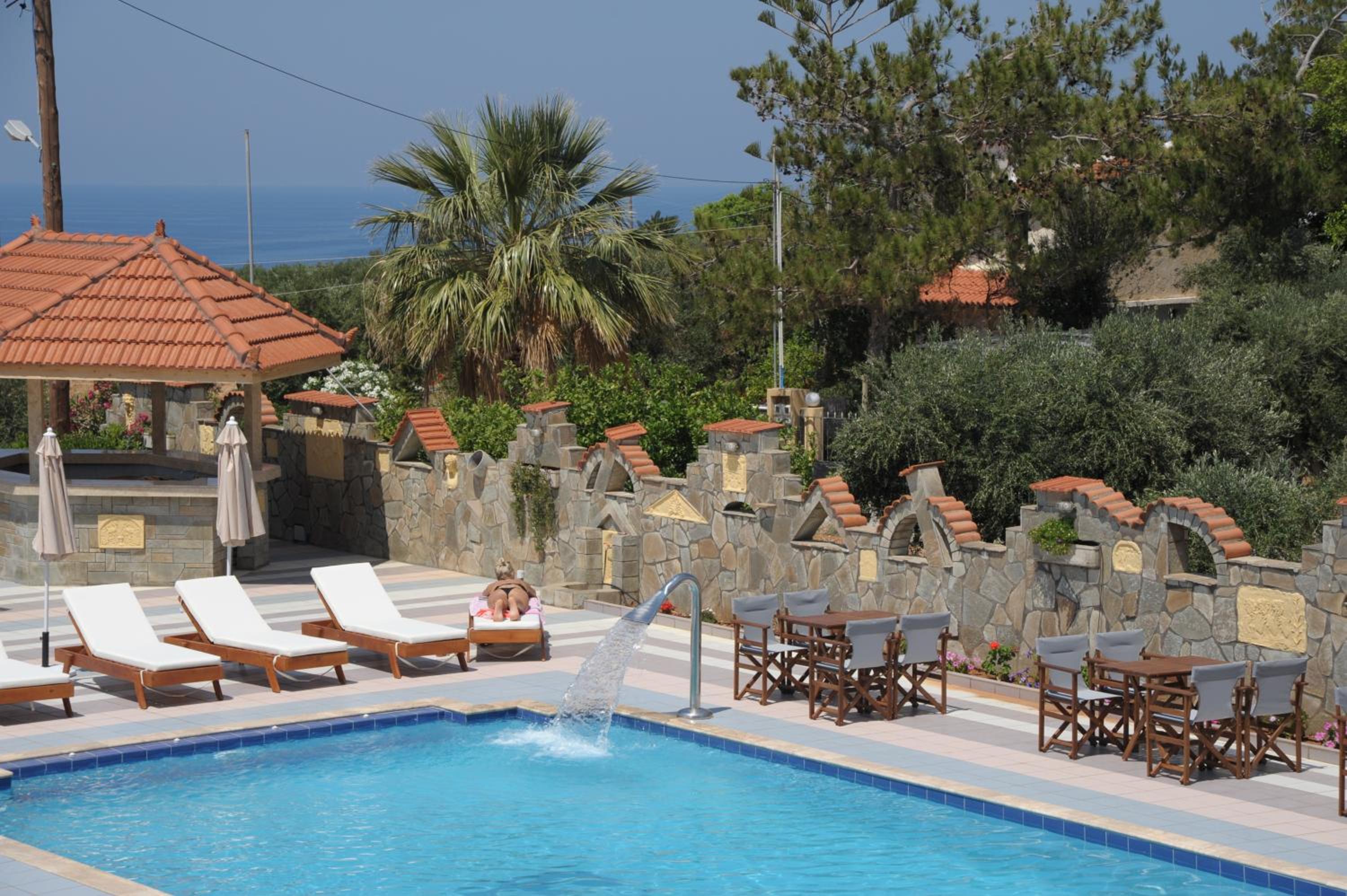 Evalia Apartments