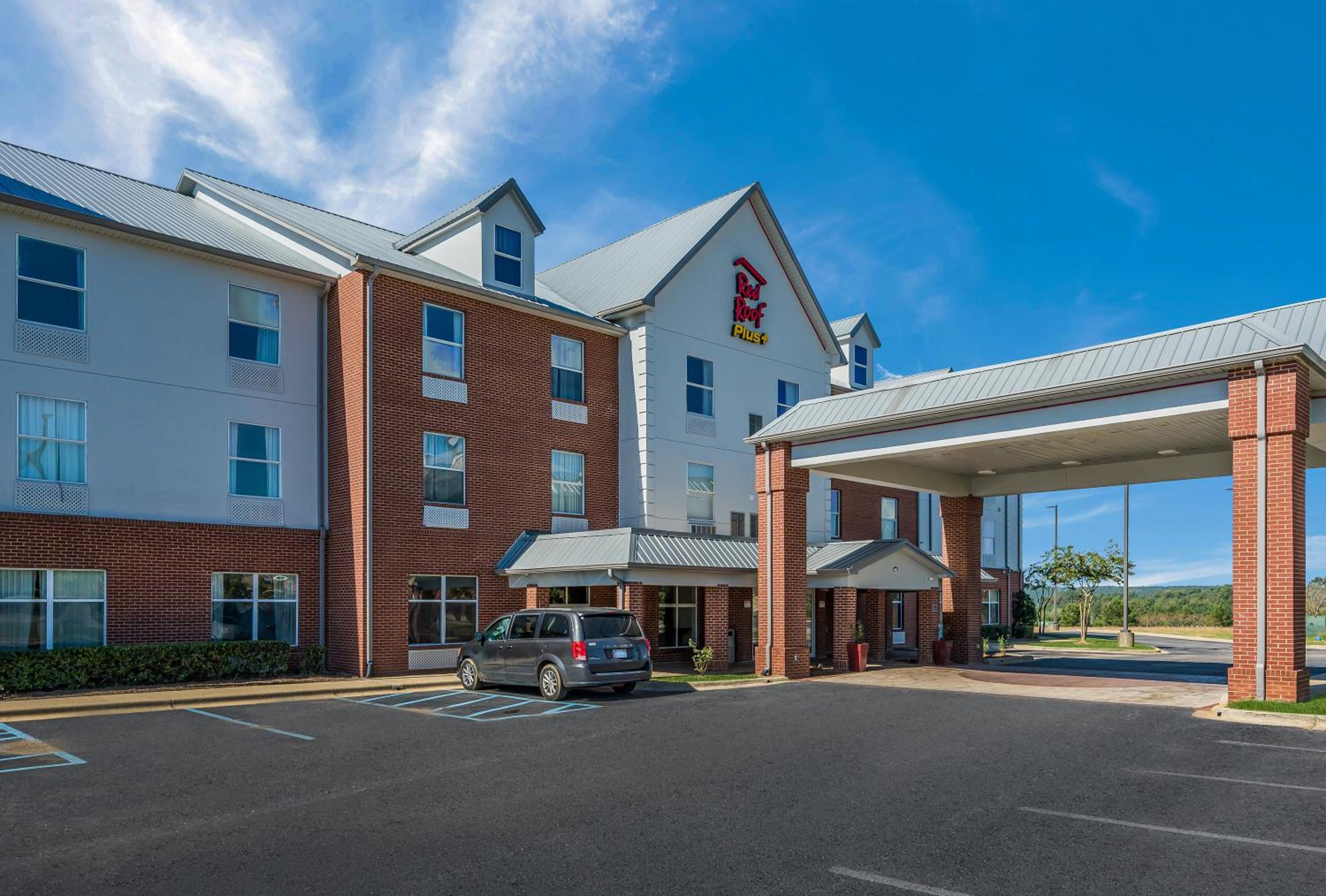 Red Roof Inn PLUS & Suites Birmingham - Bessemer view 2