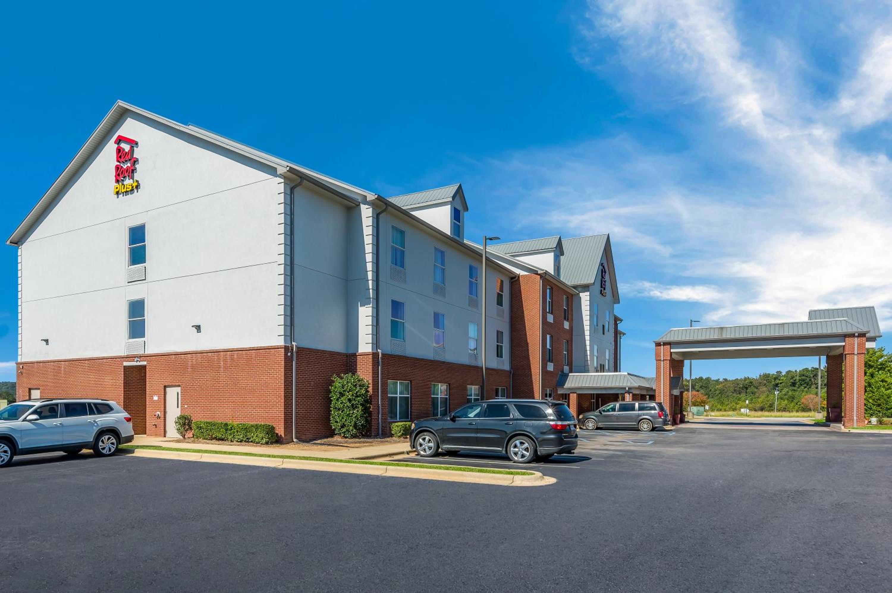 Red Roof Inn PLUS & Suites Birmingham - Bessemer view 5