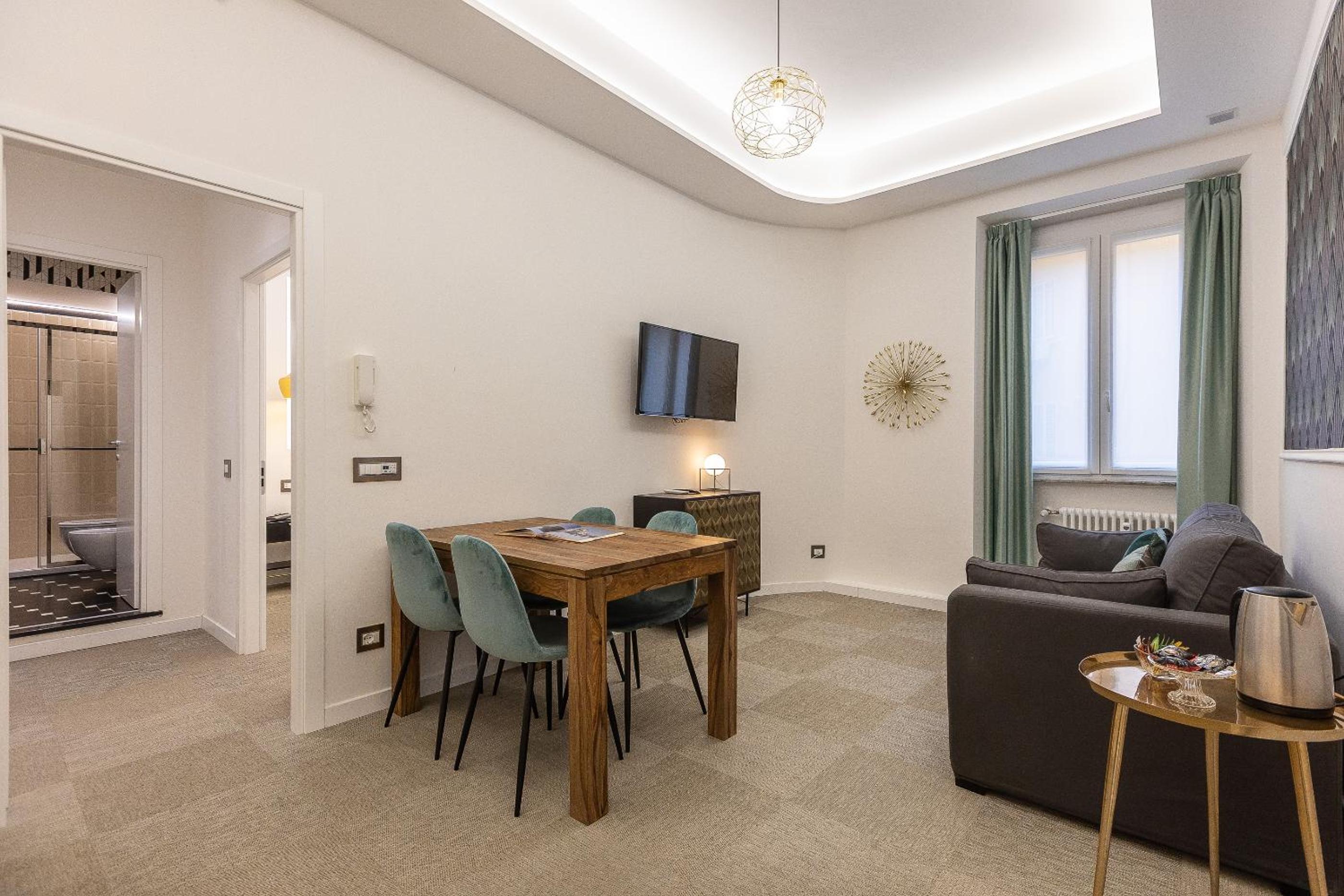 Lovely New Home, Piazza San Cosimato!