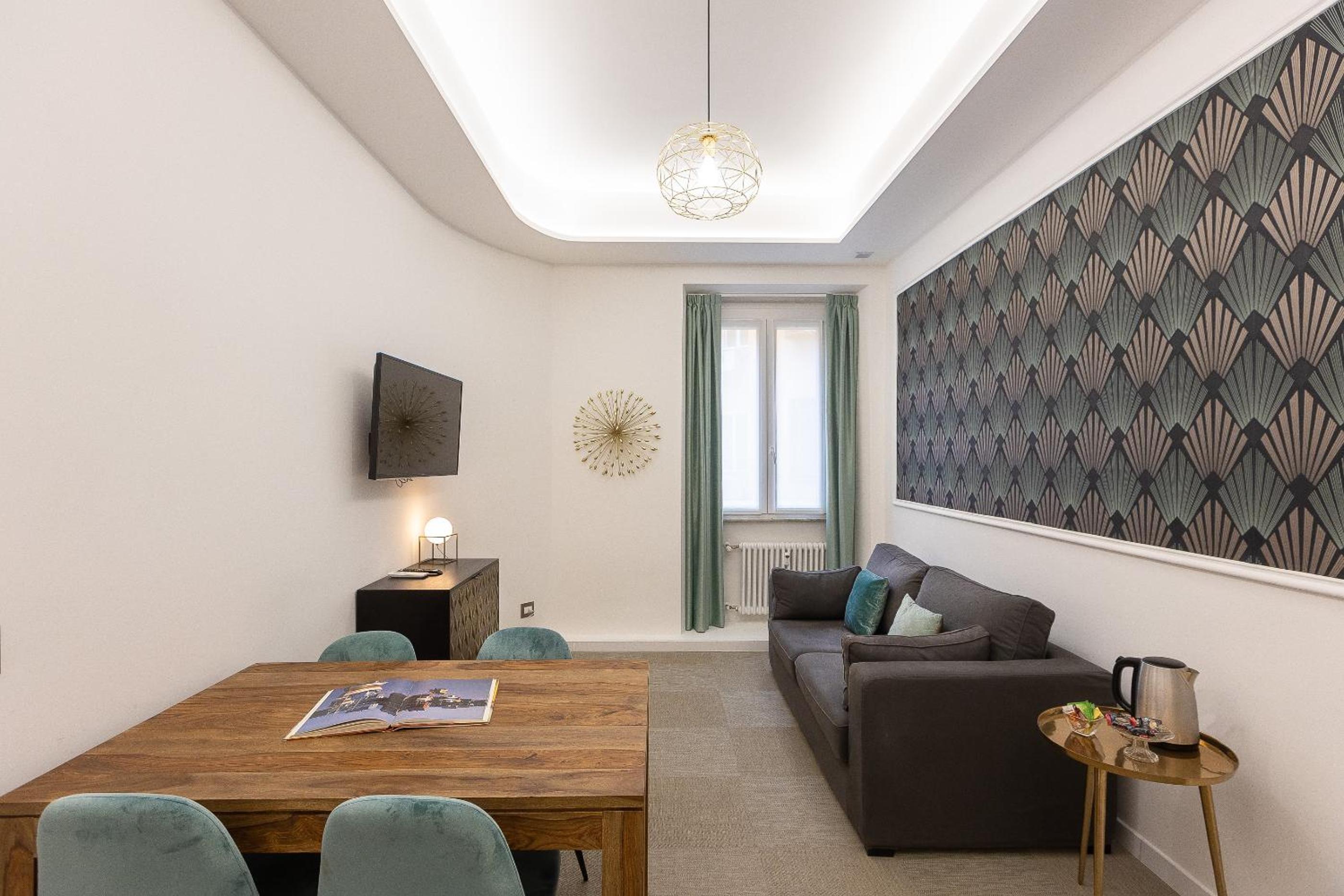 Lovely New Home, Piazza San Cosimato!