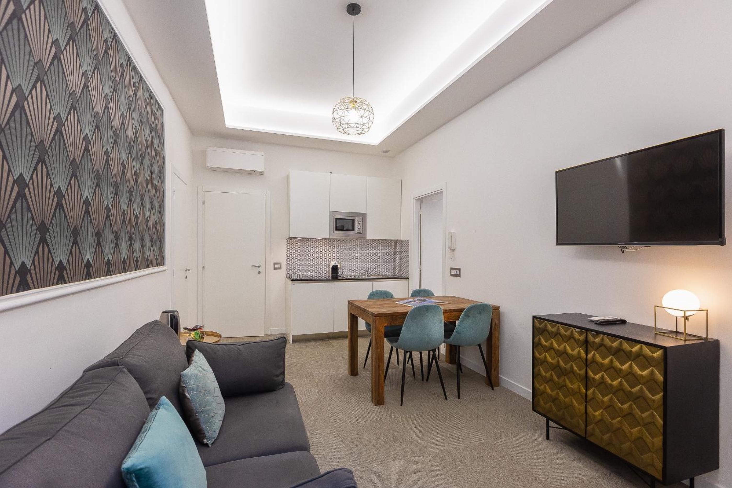 Lovely New Home, Piazza San Cosimato!