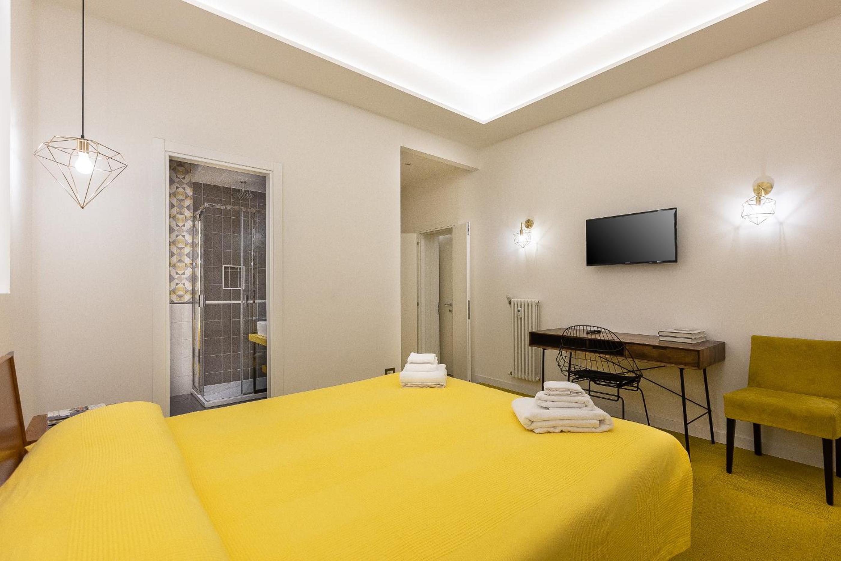Lovely New Home, Piazza San Cosimato!