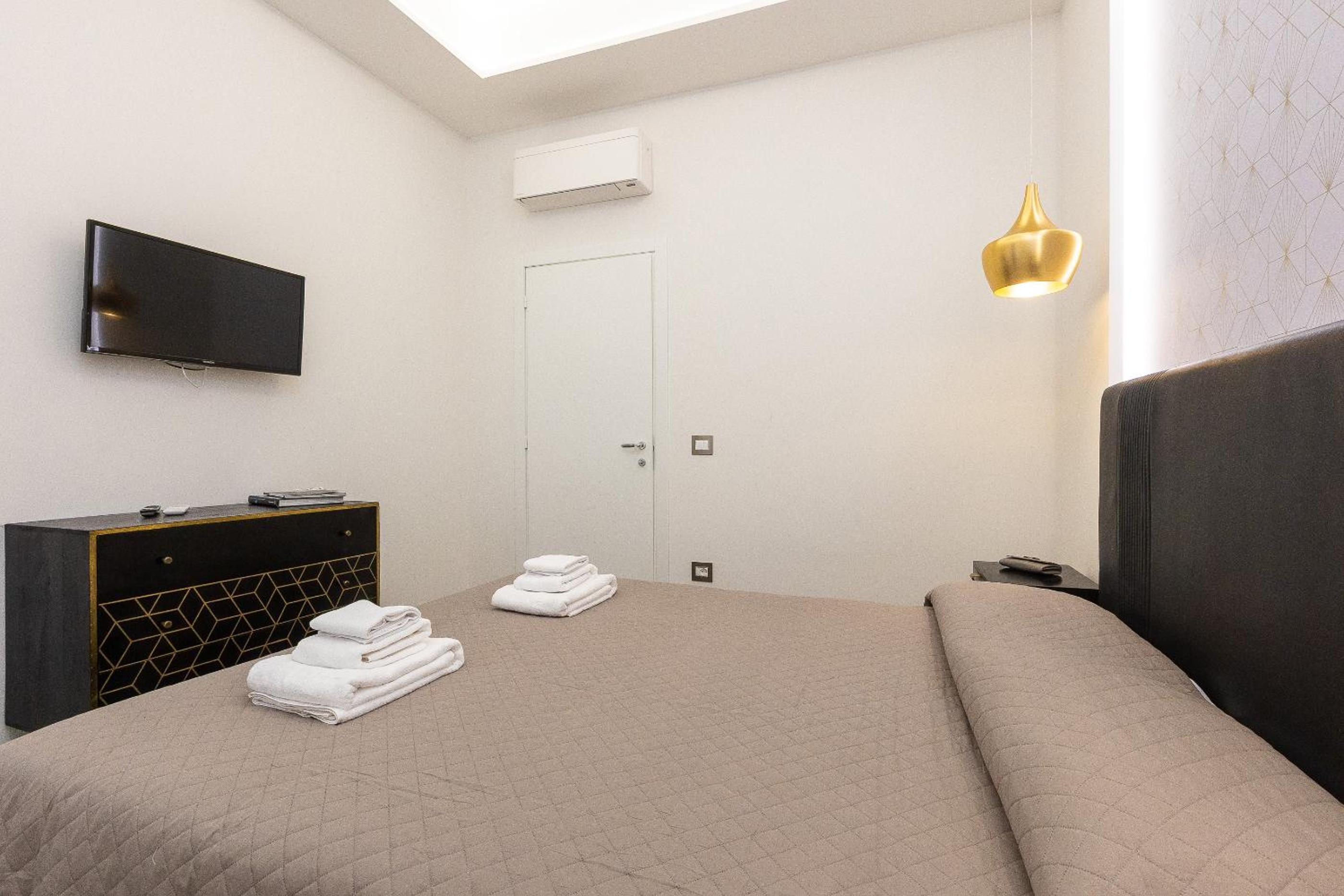 Lovely New Home, Piazza San Cosimato!