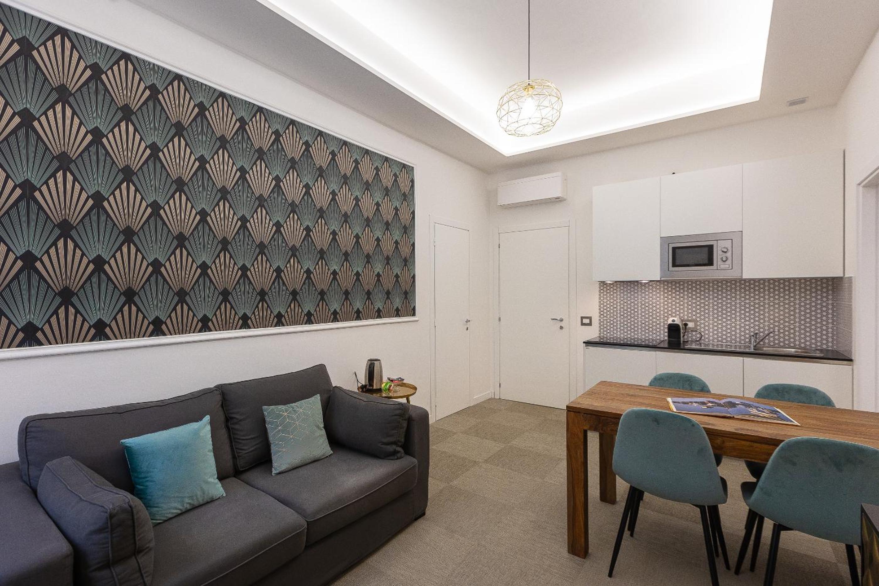 Lovely New Home, Piazza San Cosimato!