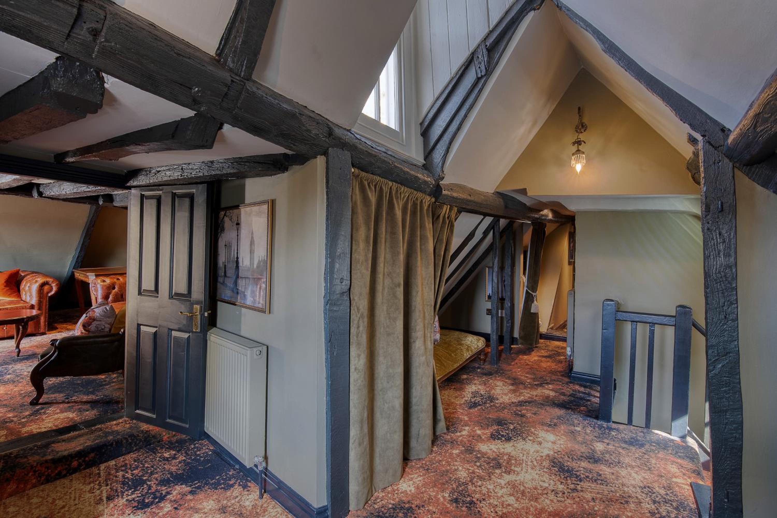 Guy Fawkes Inn