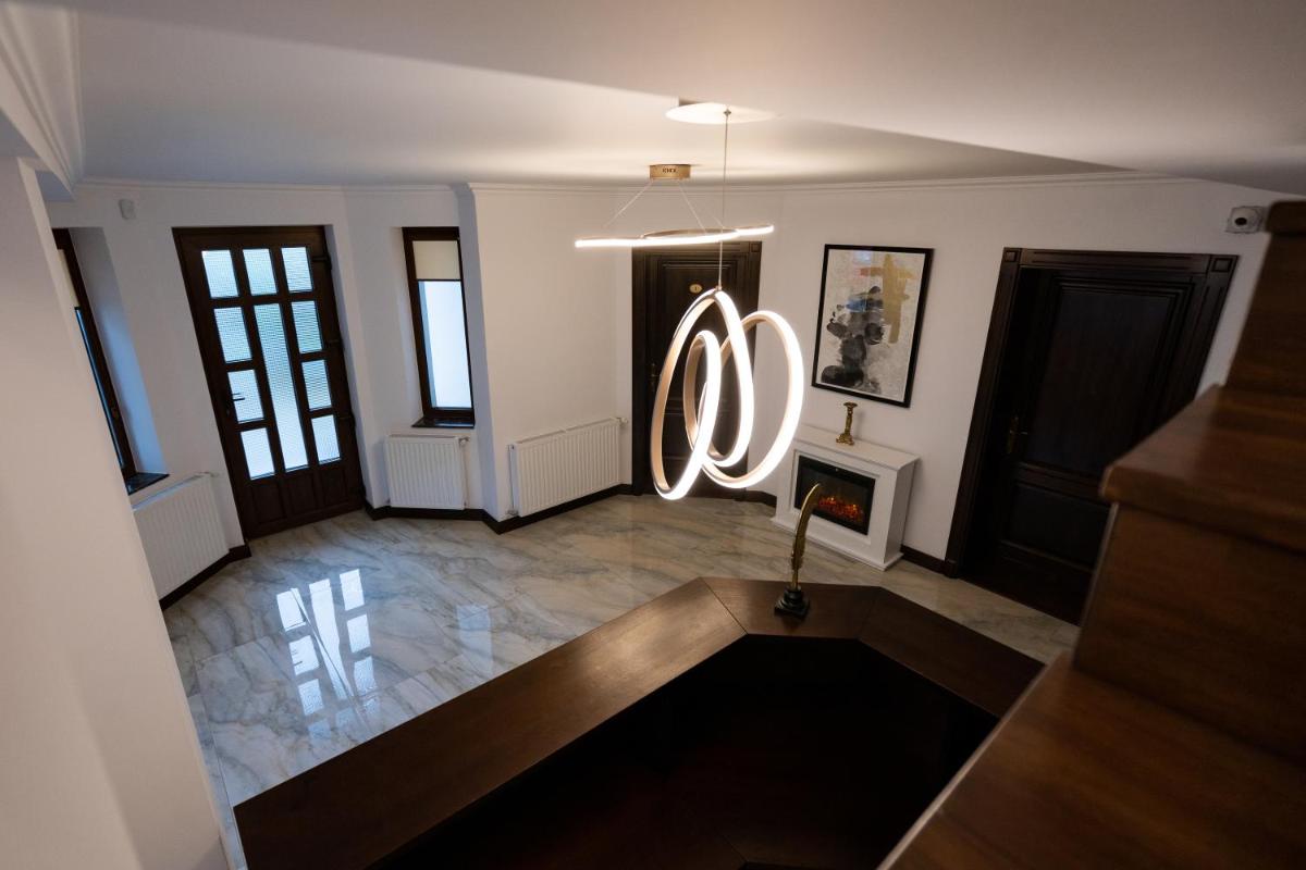 White Residence view 4