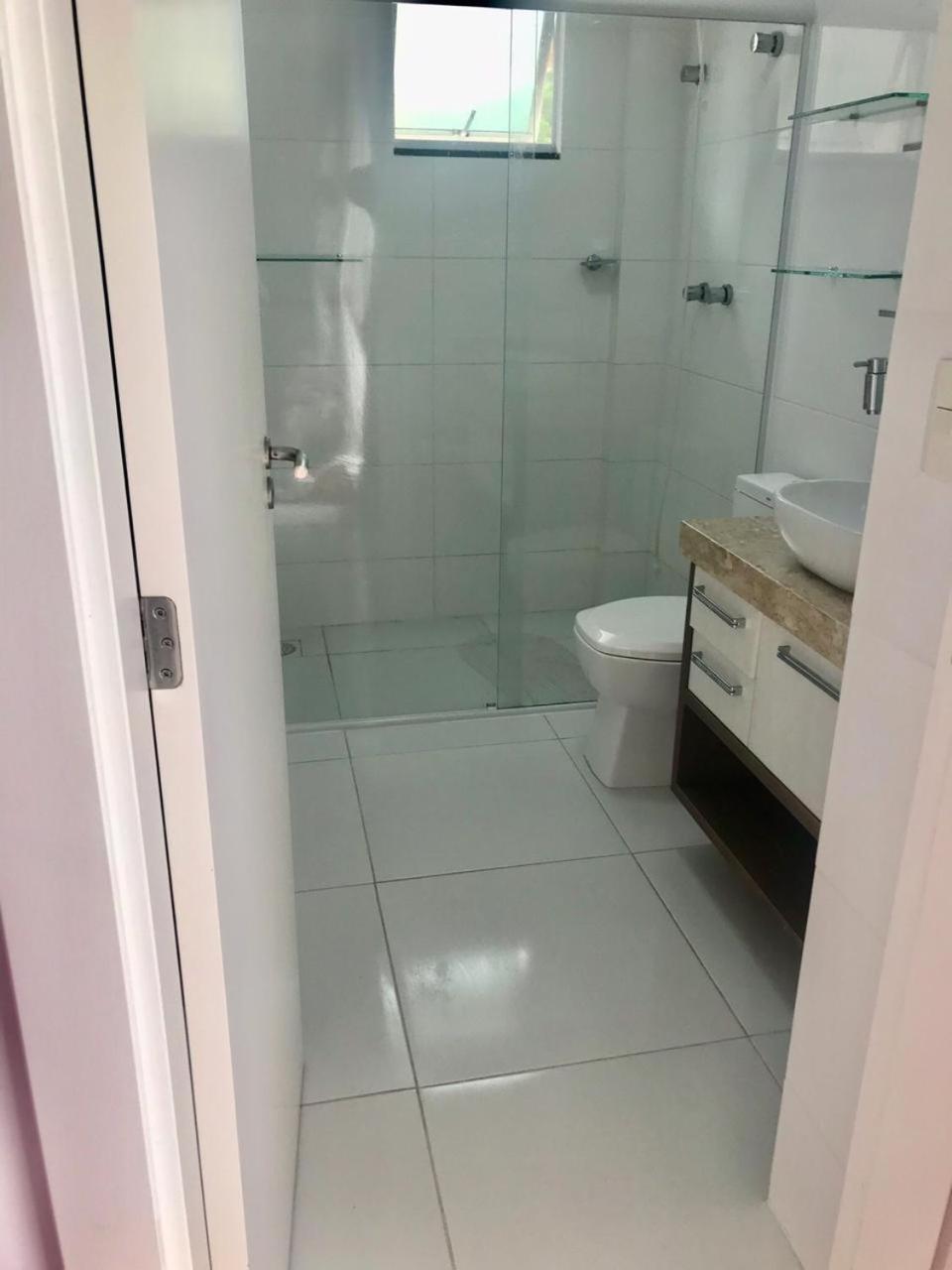 Apartamento, Cobertura, 2 suites ,localizado 200 mts da praia Bombinhas Centro