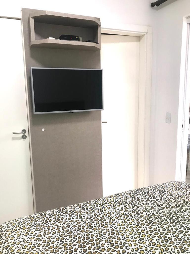 Apartamento, Cobertura, 2 suites ,localizado 200 mts da praia Bombinhas Centro