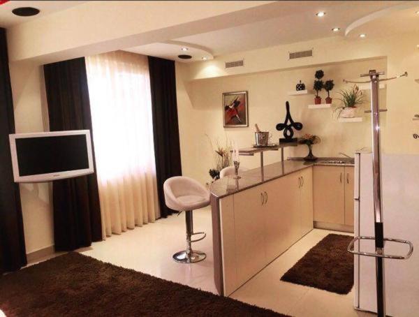 Venis House