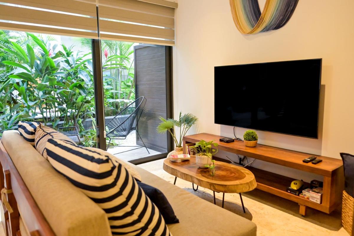Brand New & Lovely 1BR Apartment PDC Rooftop Pool, Gym & Pool Table Nice Amenities view 2