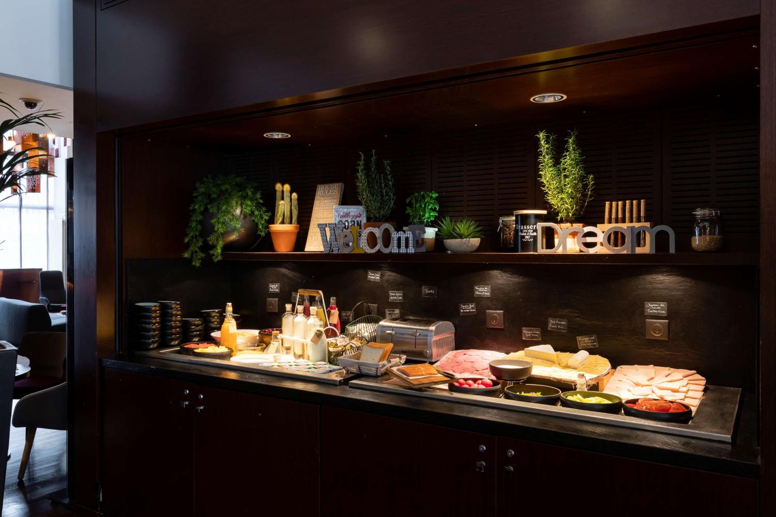 Boulogne-Billancourt Vacations - Radisson Blu Hotel, Paris Boulogne - Property Image 2