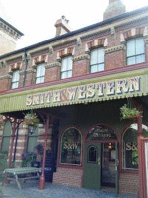 Royal Tunbridge Wells Vacations - Smith And Western - Property Image 6