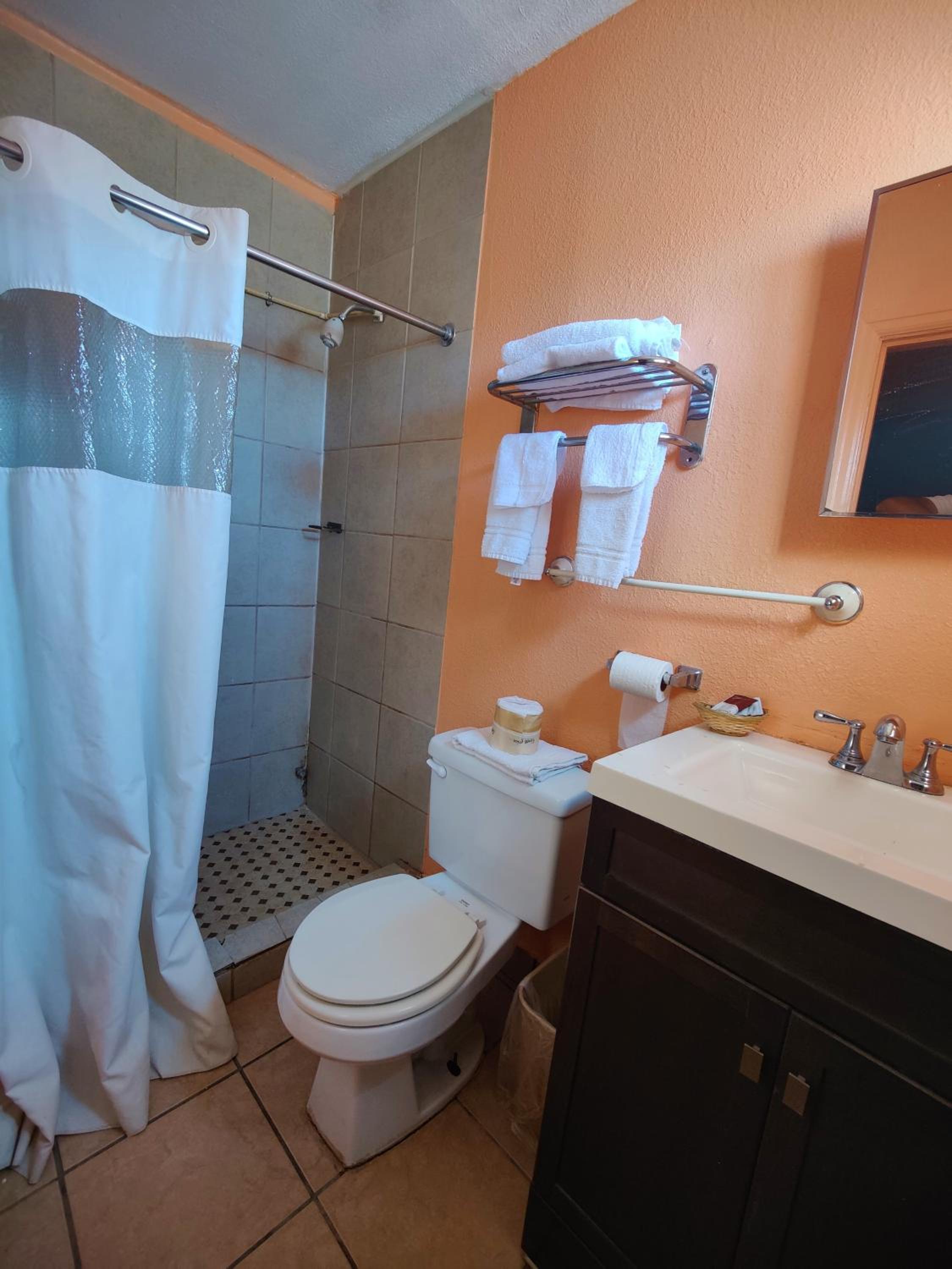 Deming Vacations - Western Motel - Property Image 8